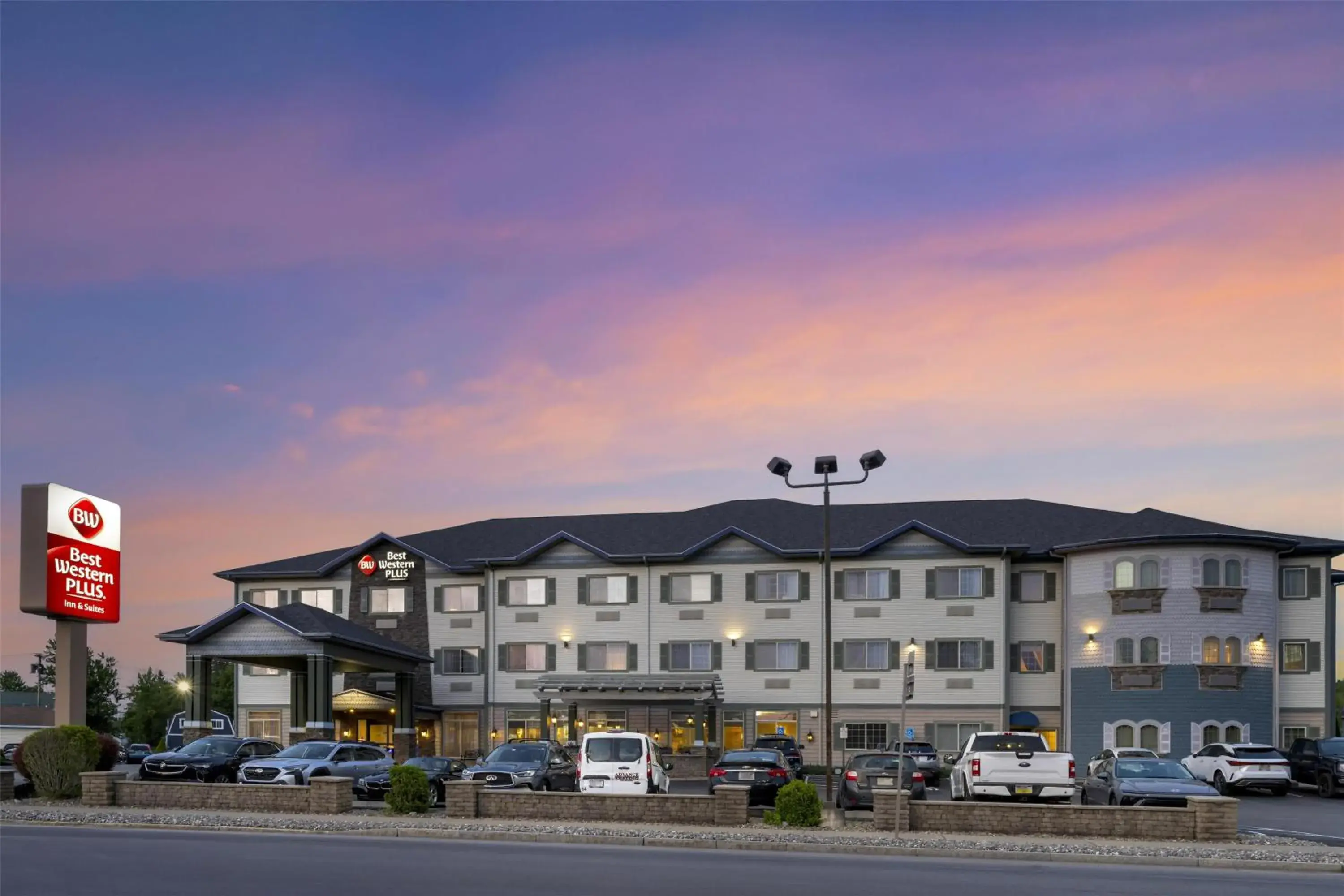 Property building in Best Western PLUS Vineyard Inn and Suites Property building in Best Western PLUS Vineyard Inn and Suites