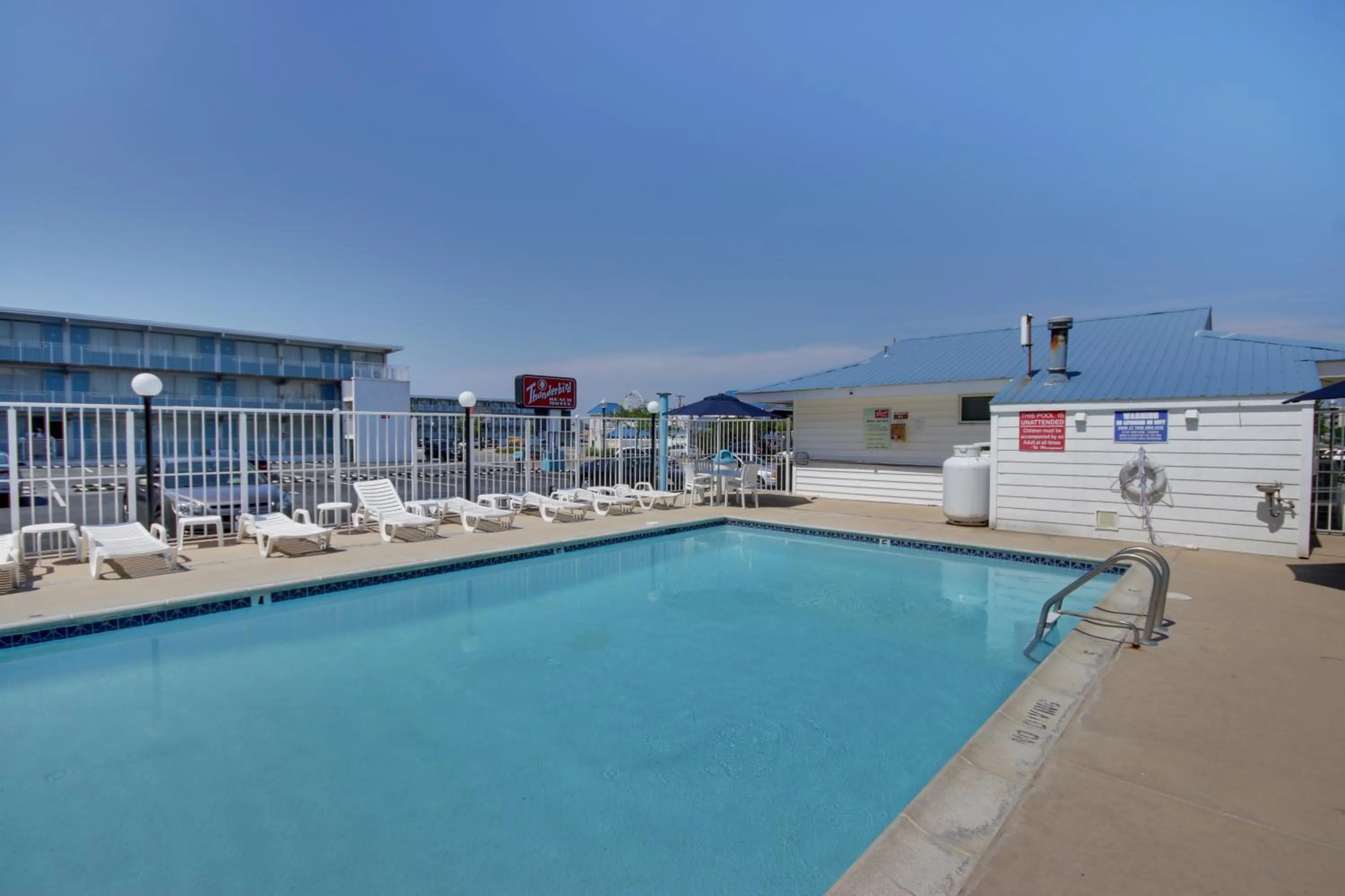Thunderbird Beach Motel