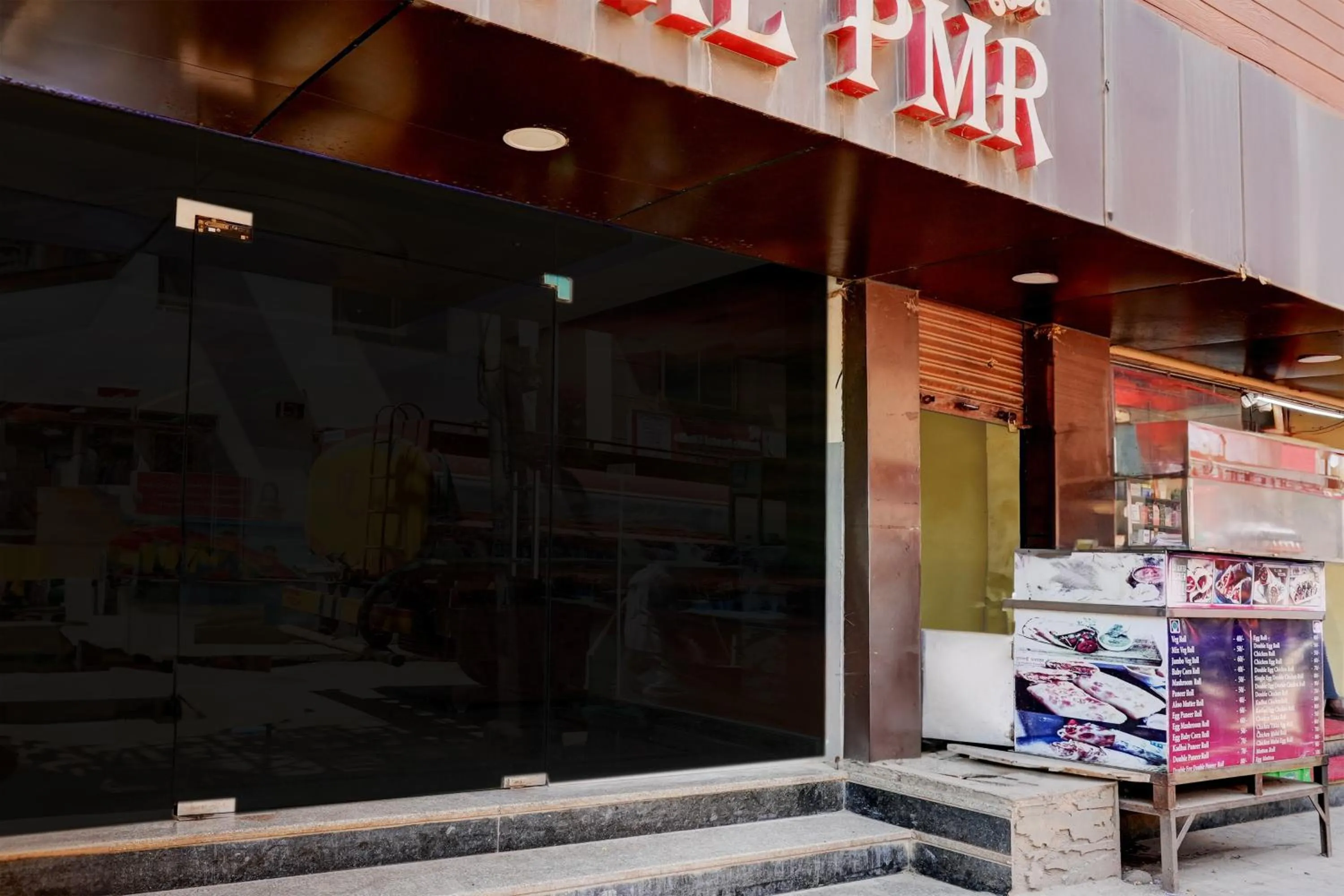 Facade/entrance in Hotel O PMR Hotel