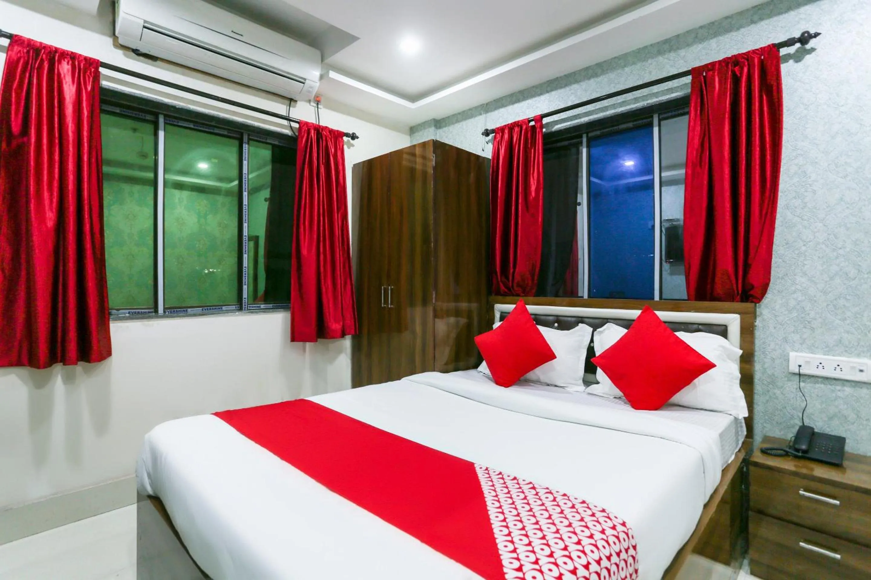 Bedroom, Bed in Super Hotel O Dk Inn Near Kalighat Kali Temple