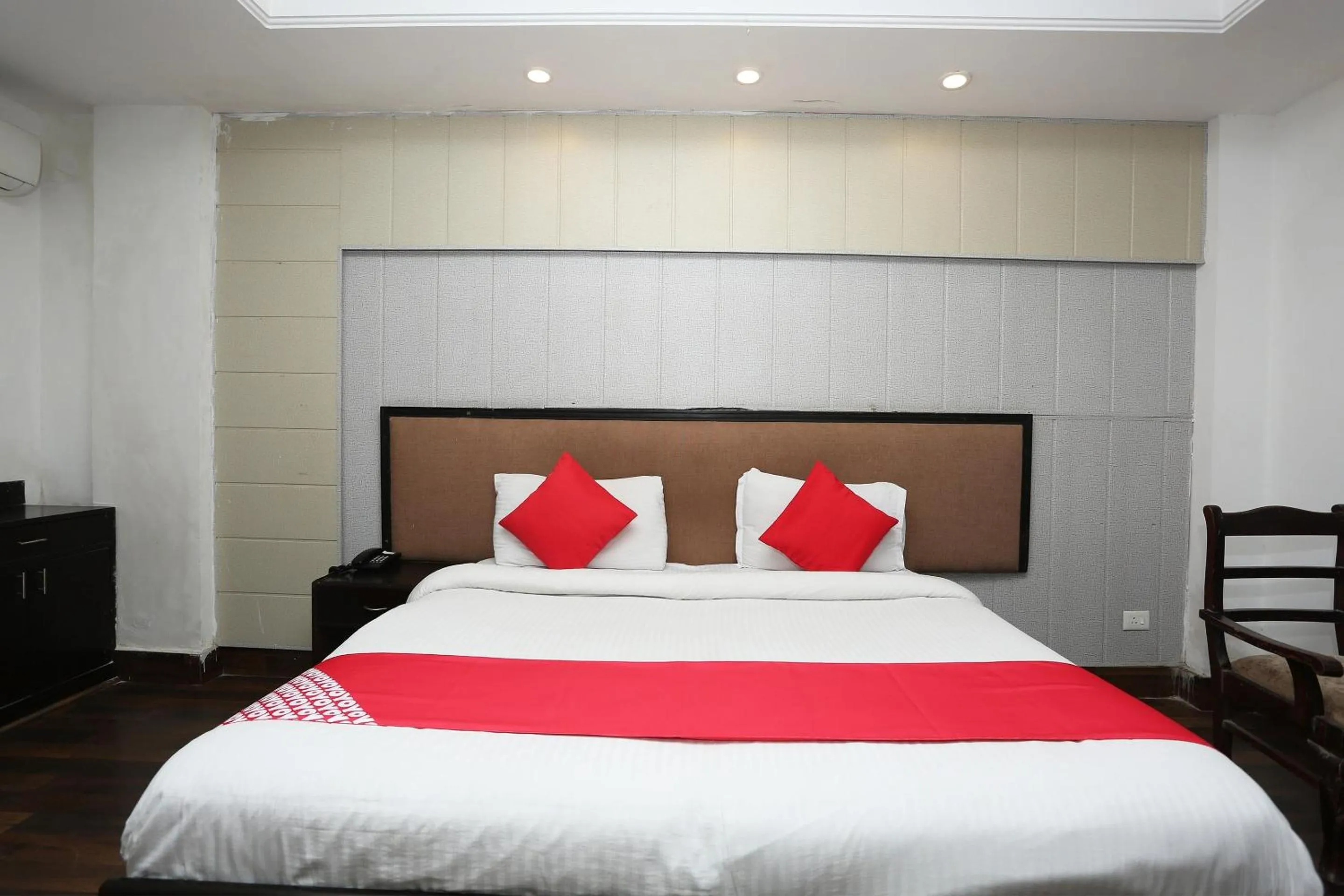 Bedroom, Bed in Super Hotel O The Avenue Residency