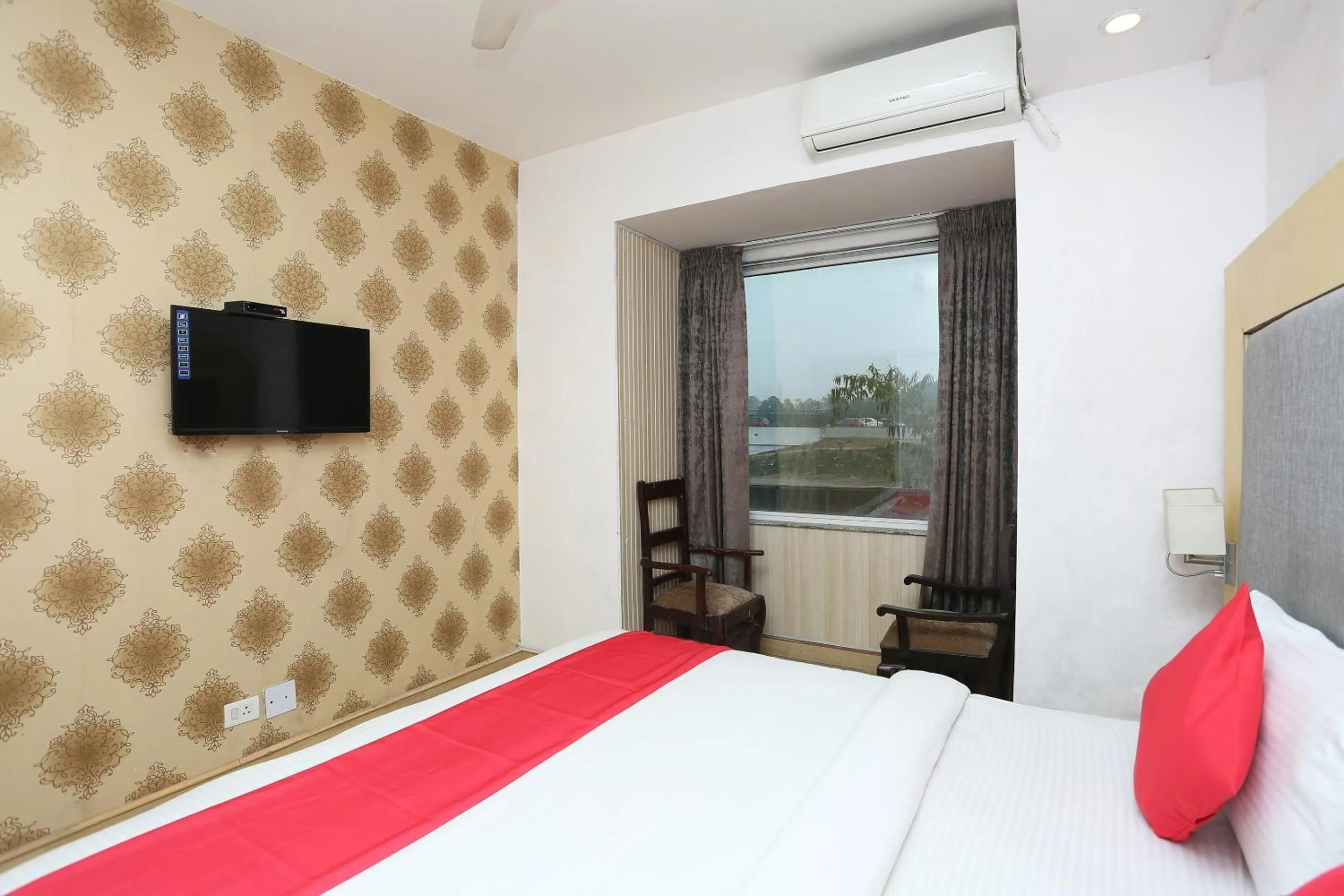 Bedroom, Bed in Super Hotel O The Avenue Residency