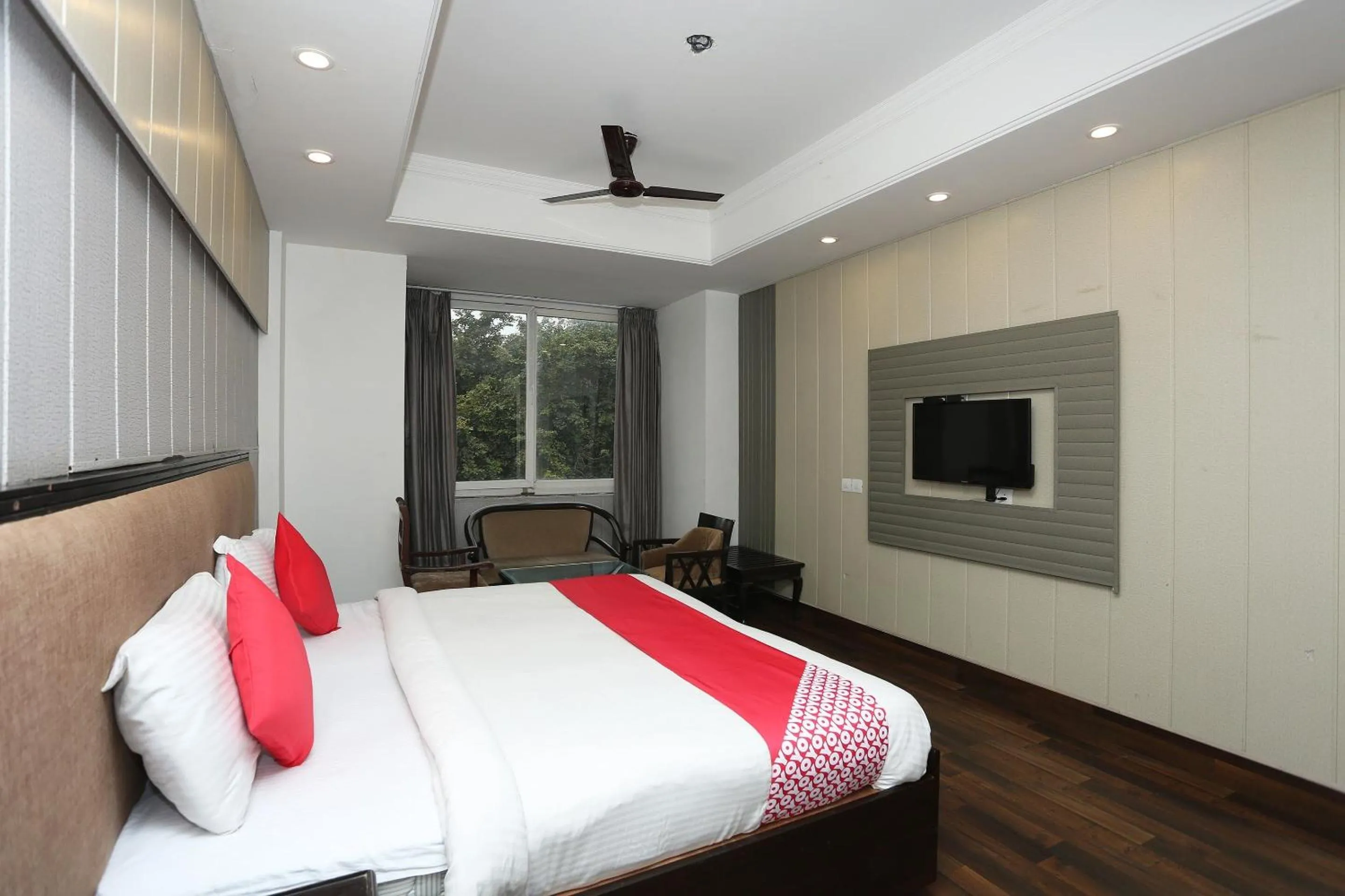 Lobby or reception, Bed in Super Hotel O The Avenue Residency