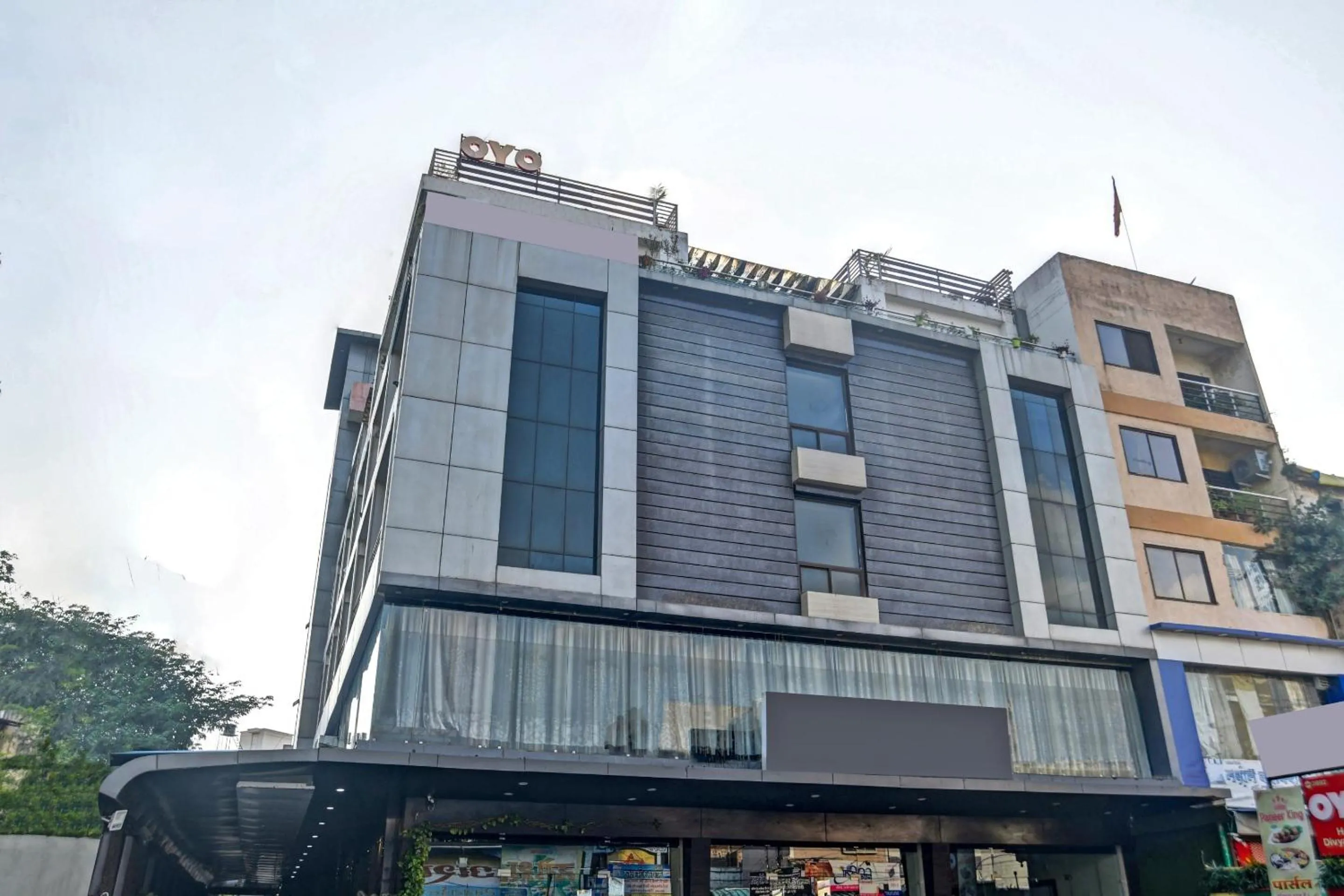 Facade/entrance in Super Townhouse Divya Palace