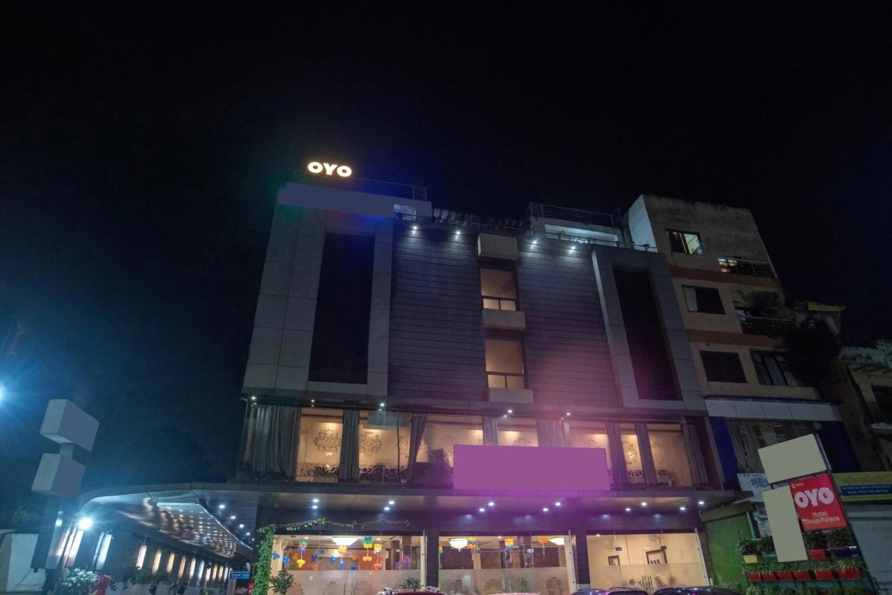Facade/entrance in Super Townhouse Divya Palace