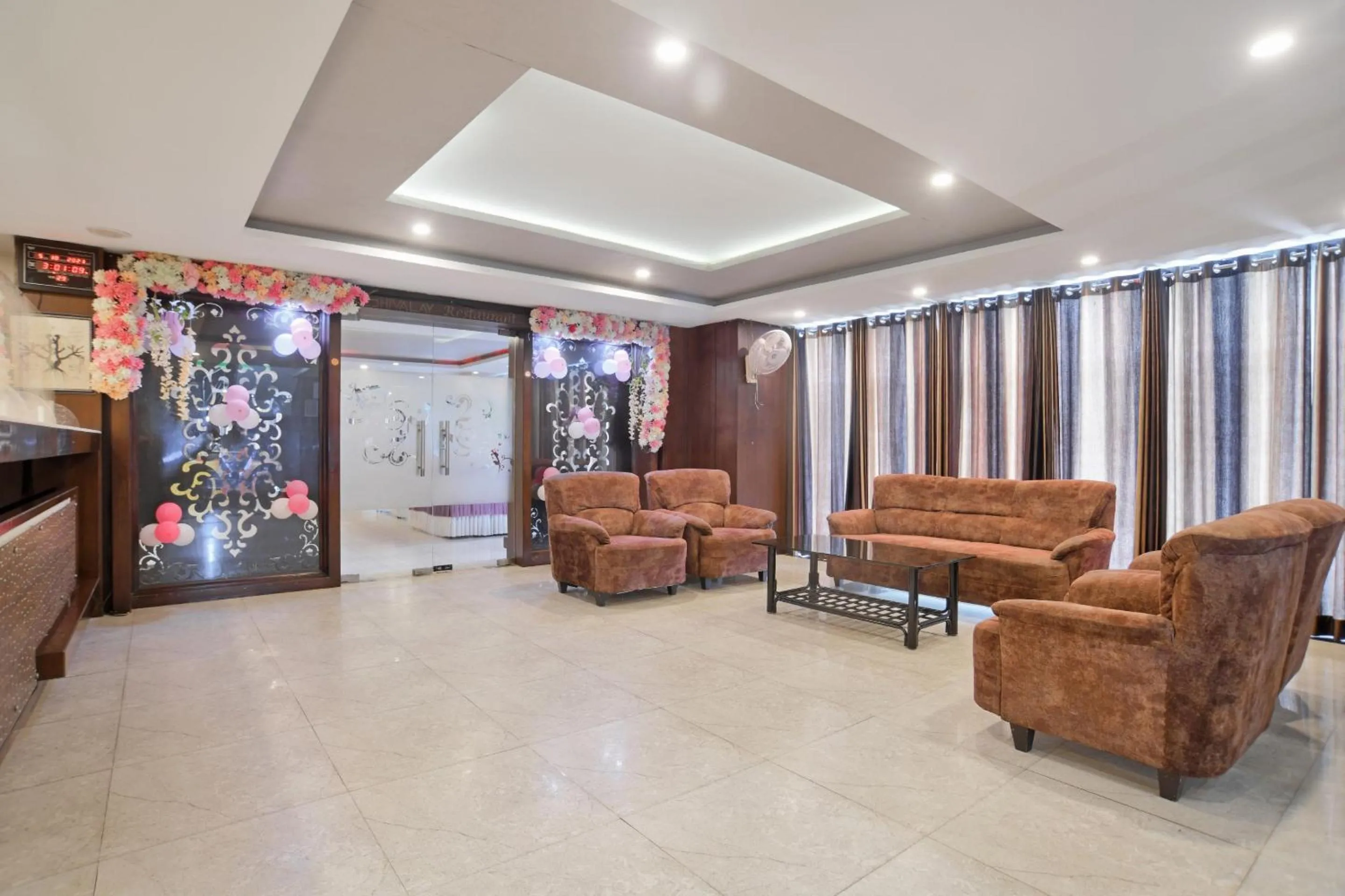 Lobby or reception in Super Townhouse Divya Palace