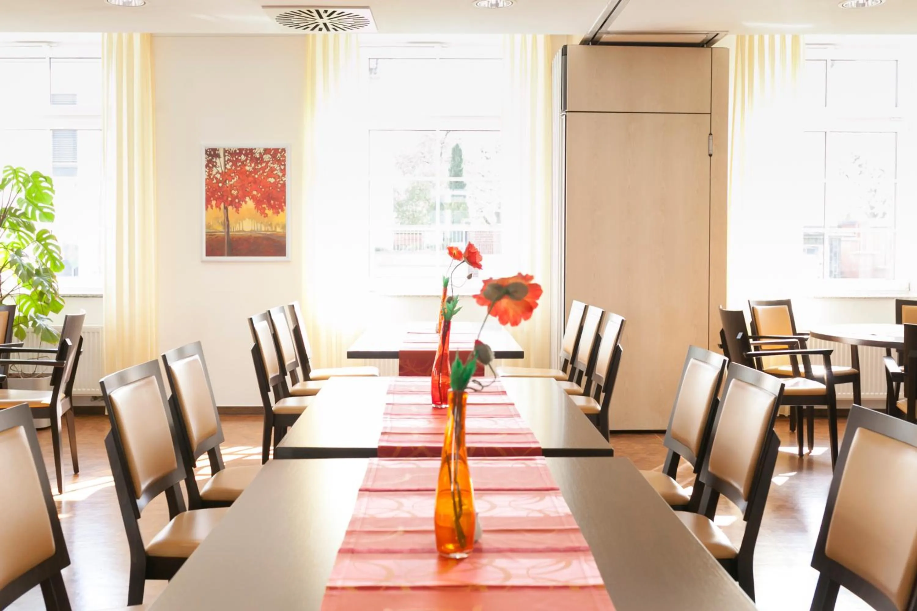 Restaurant/places to eat in Johanniter Gästehaus