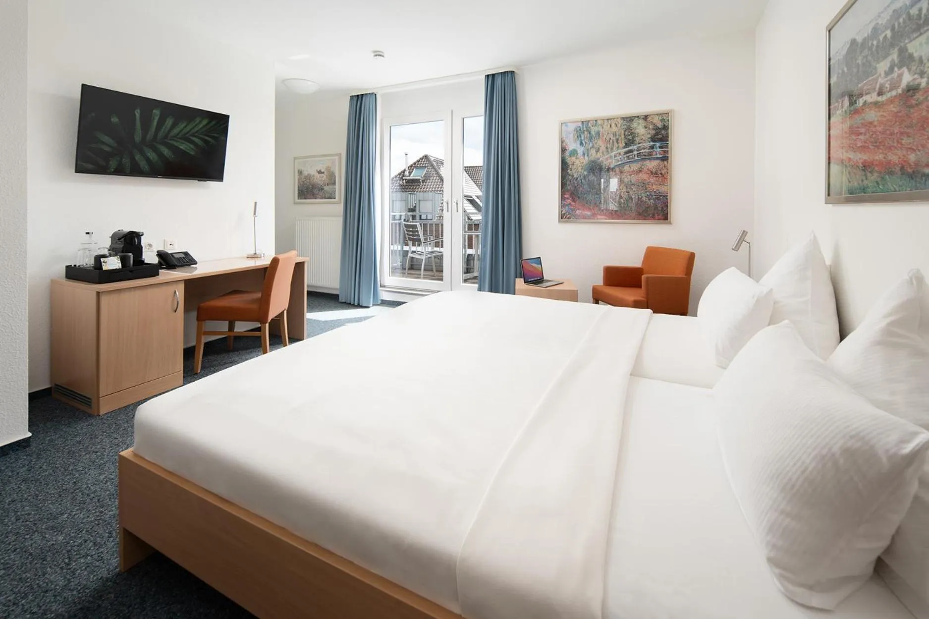 Photo of the whole room, Bed in Johanniter Gästehaus