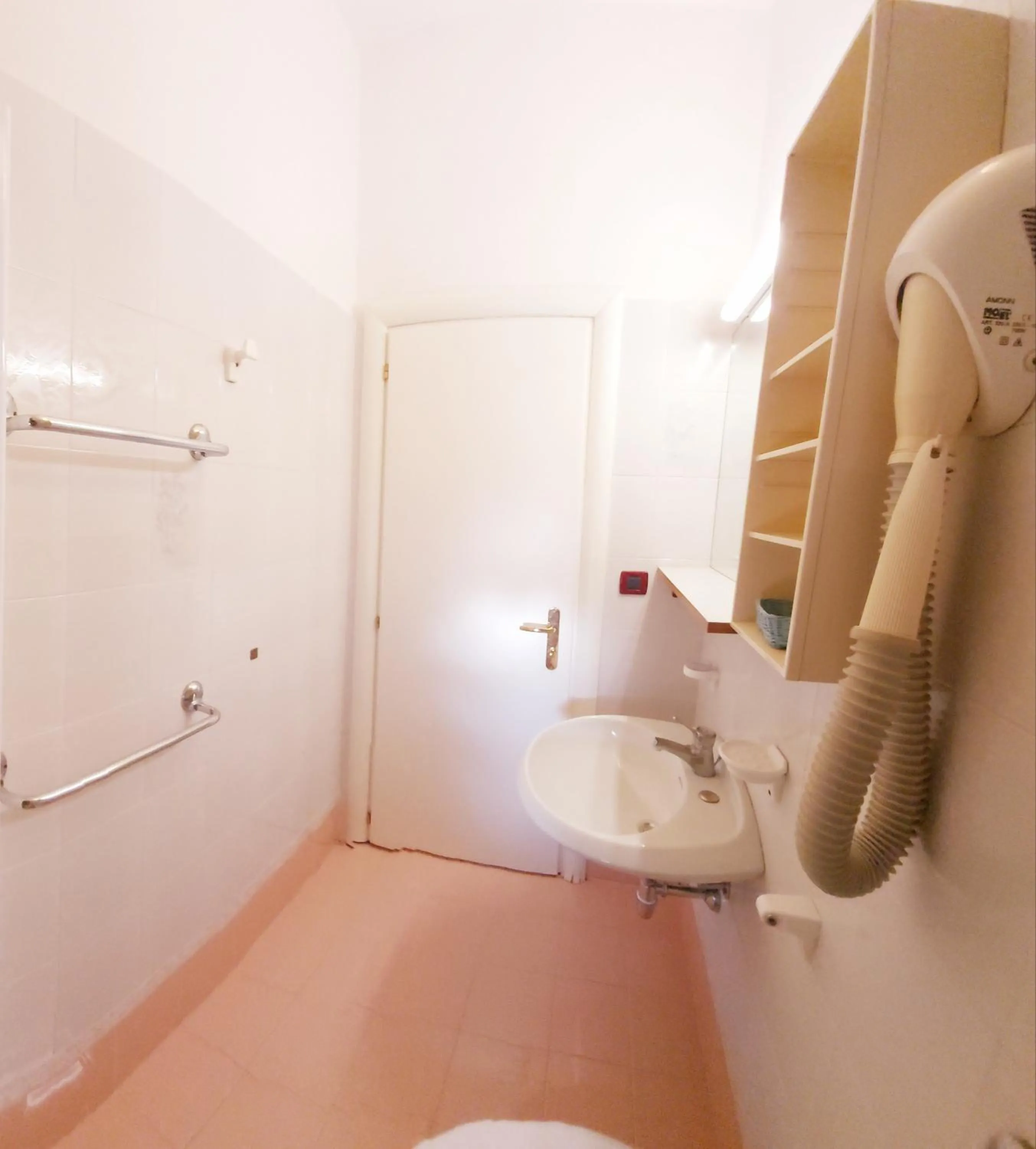 Toilet in Hotel Trevi