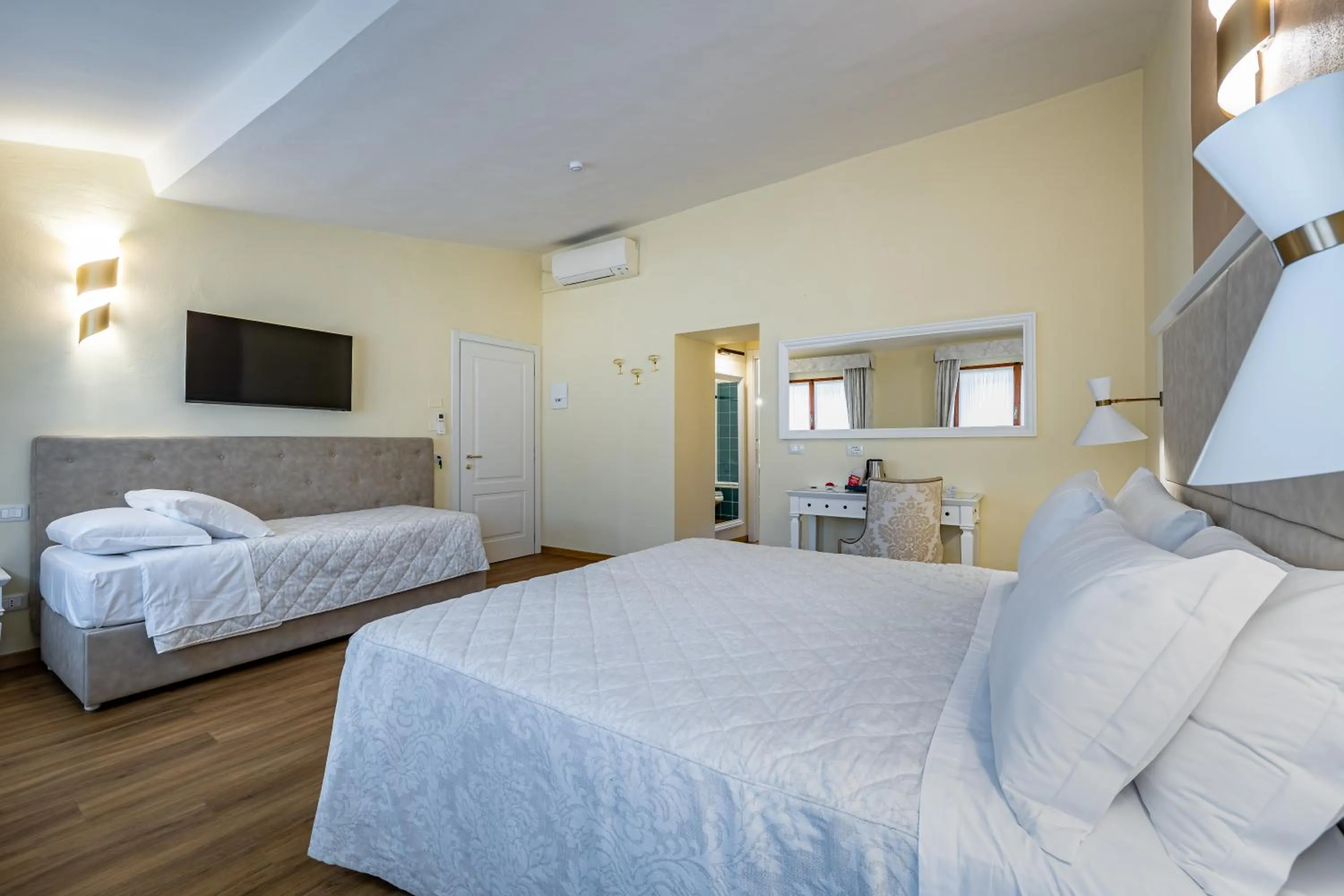 Photo of the whole room, Bed in Residenza Alessandra