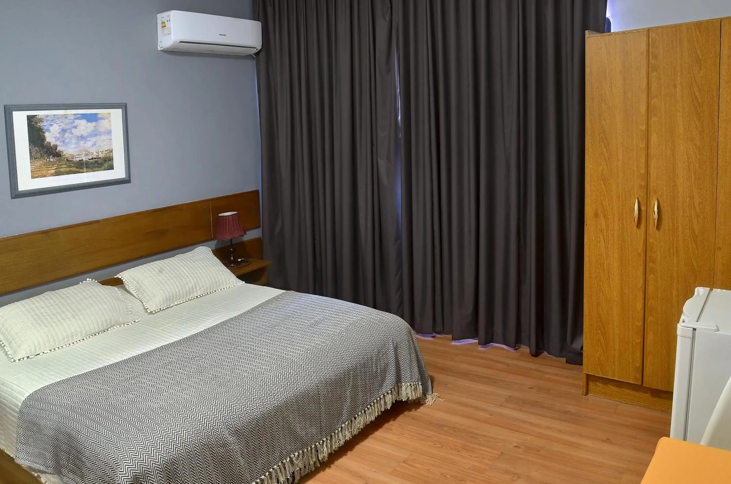 Bed in Hotel Hispano Bed in Hotel Hispano