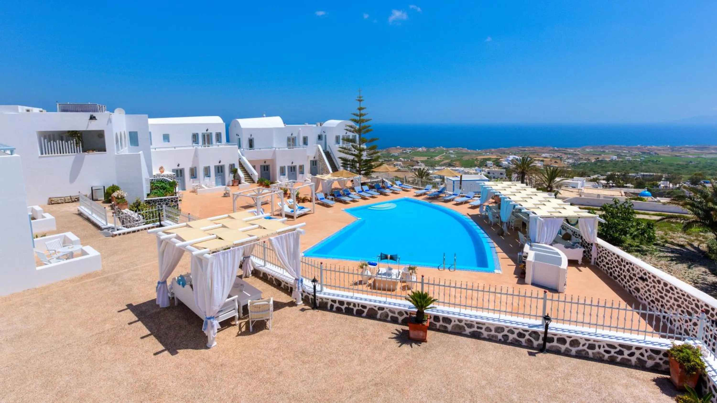 Day in Dream Island Hotel