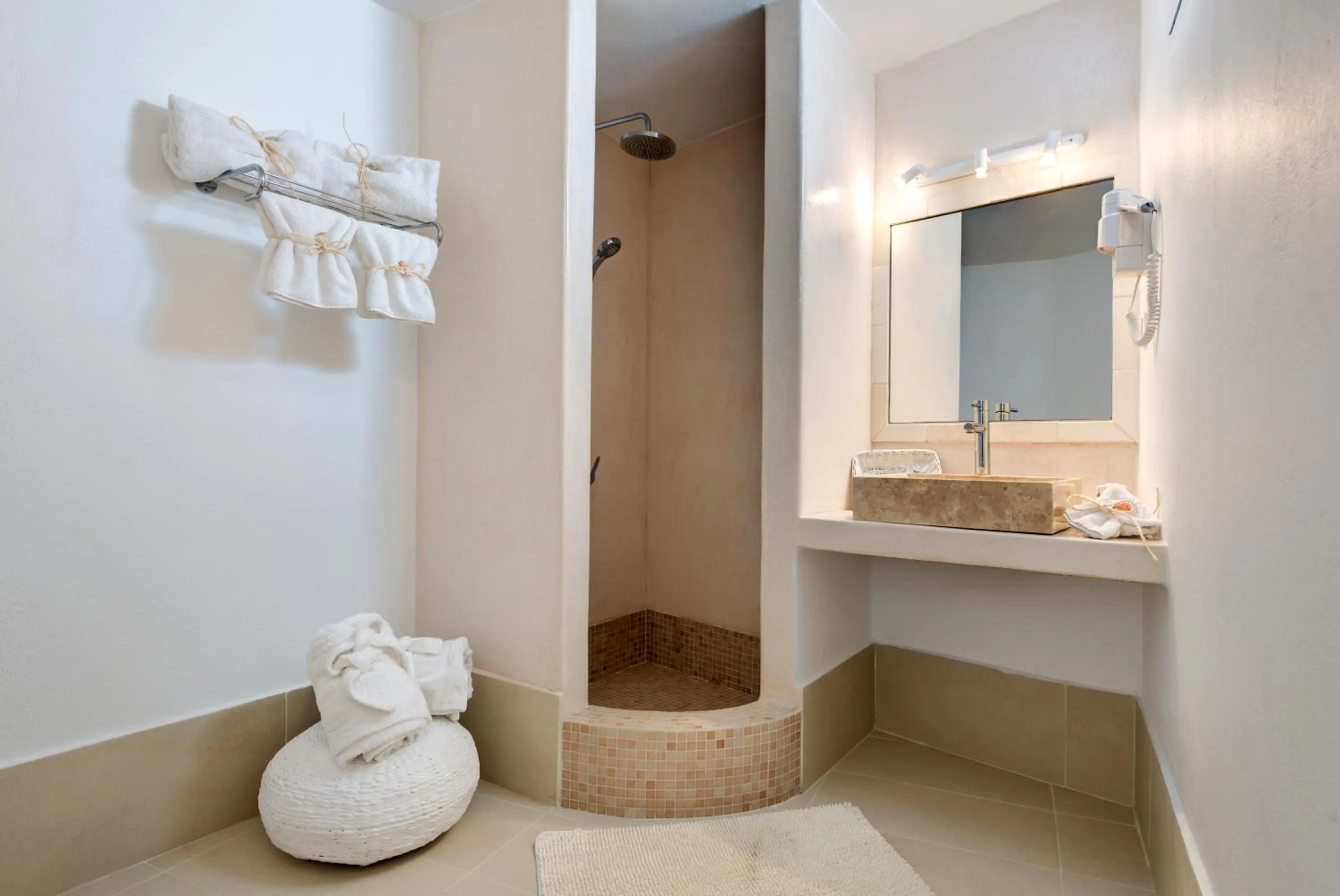 Shower in Dream Island Hotel