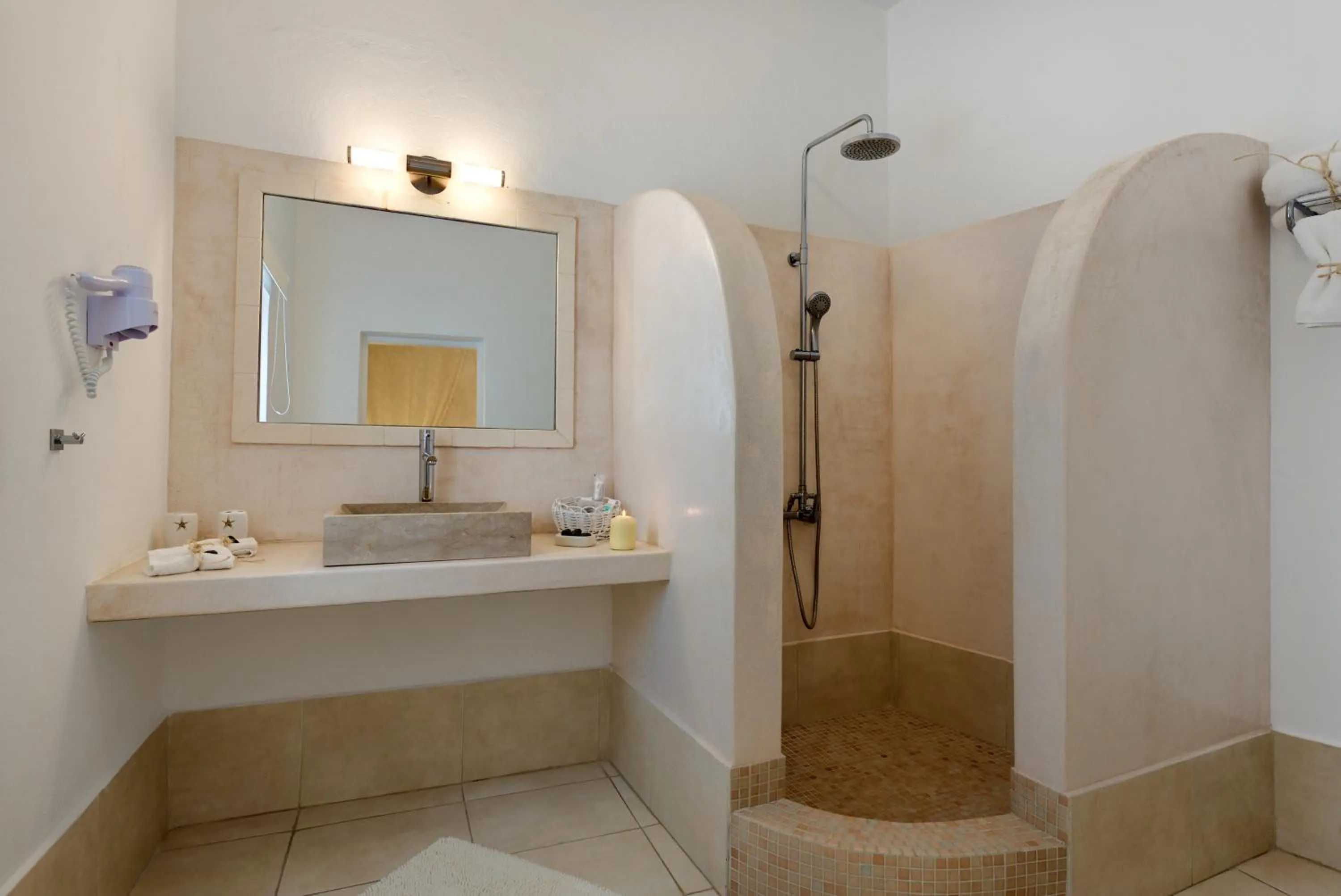 Shower in Dream Island Hotel