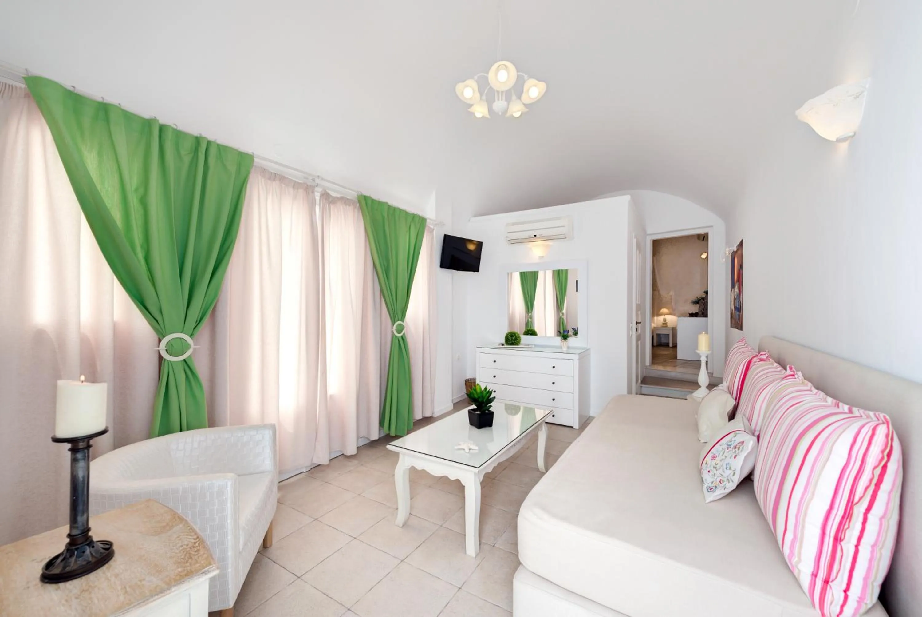 Day, Bed in Dream Island Hotel