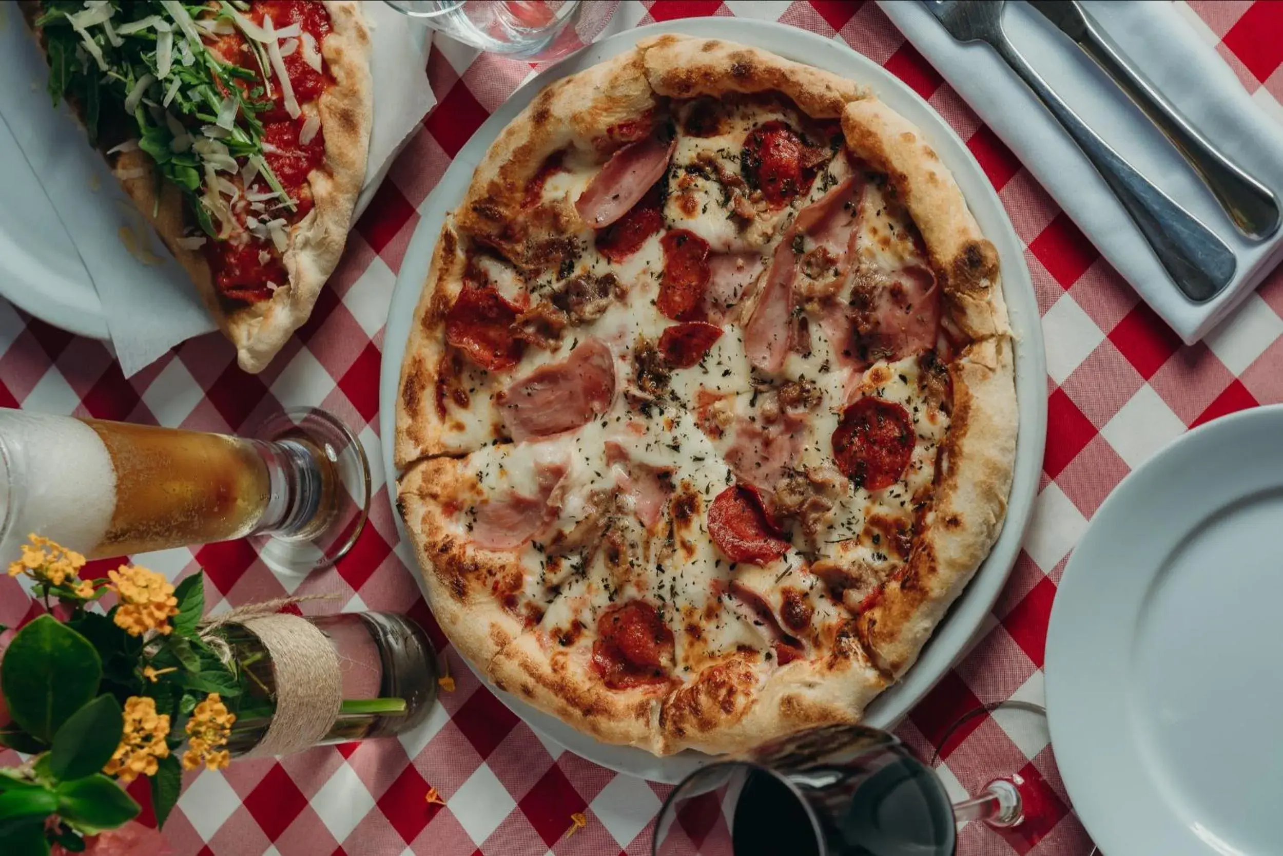 Restaurant/places to eat in The Bannister Hotel & Yacht Club by Mint Restaurant/places to eat in The Bannister Hotel & Yacht Club by Mint