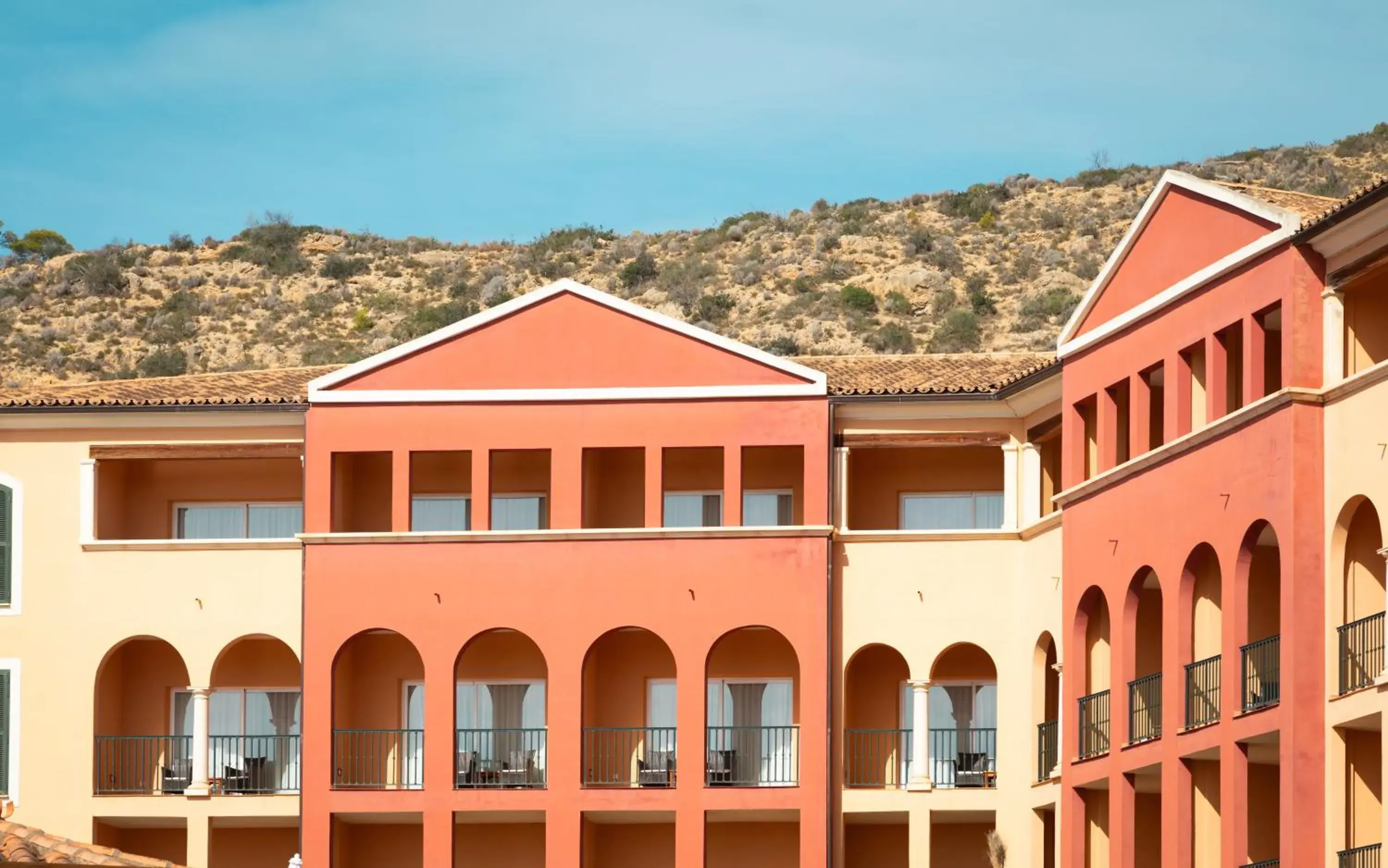 Property building in Bordoy Don Antonio Property building in Bordoy Don Antonio