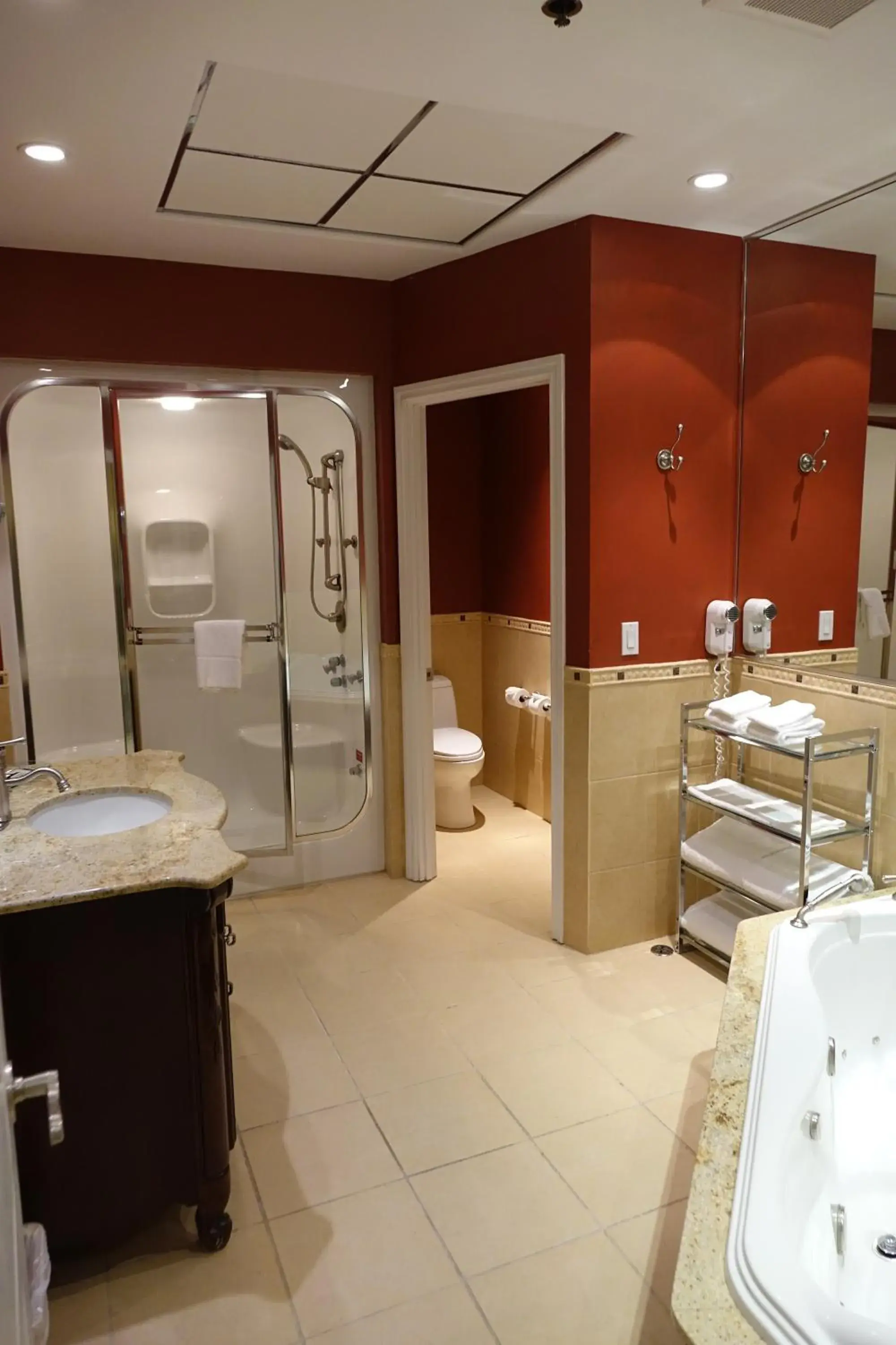 King Room with Fireplace & Spa Bath in Chateau Louis Hotel & Conference Centre King Room with Fireplace & Spa Bath in Chateau Louis Hotel & Conference Centre