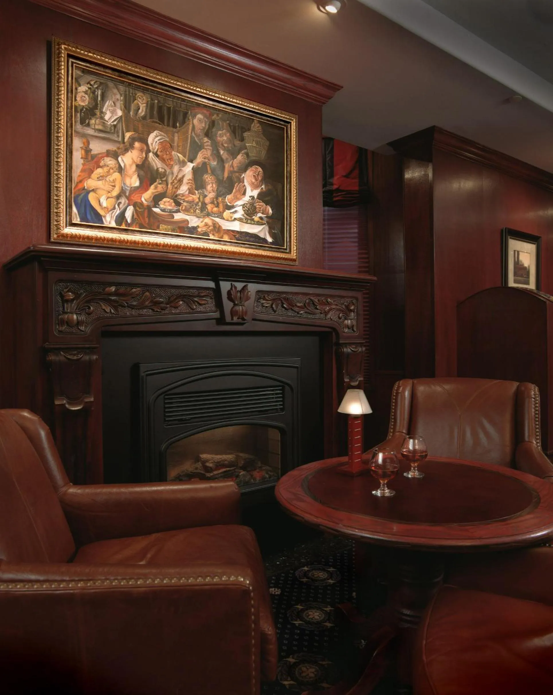 Lounge or bar in Chateau Louis Hotel & Conference Centre