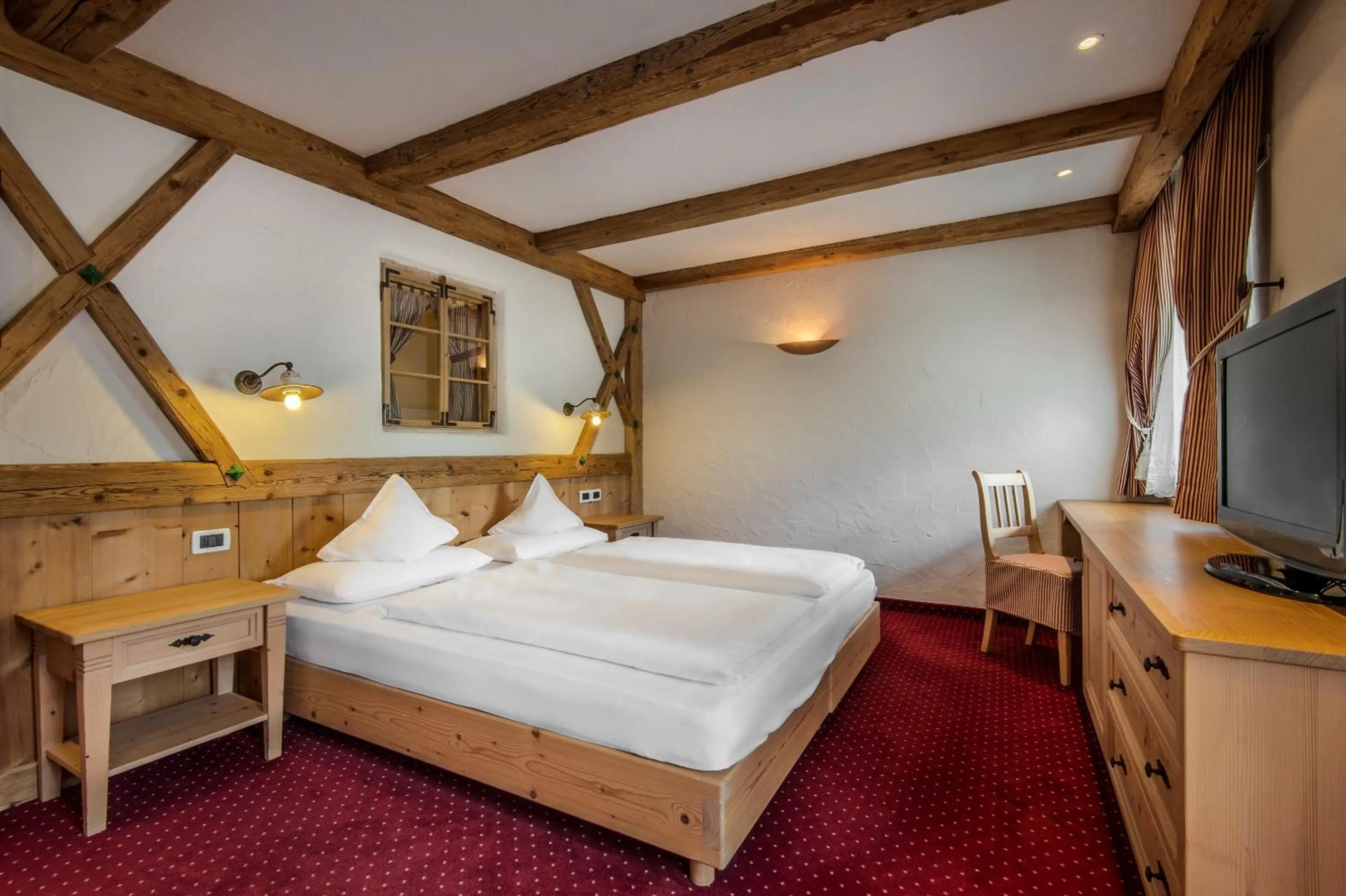 Photo of the whole room, Bed in Hotel Gran Ciasa