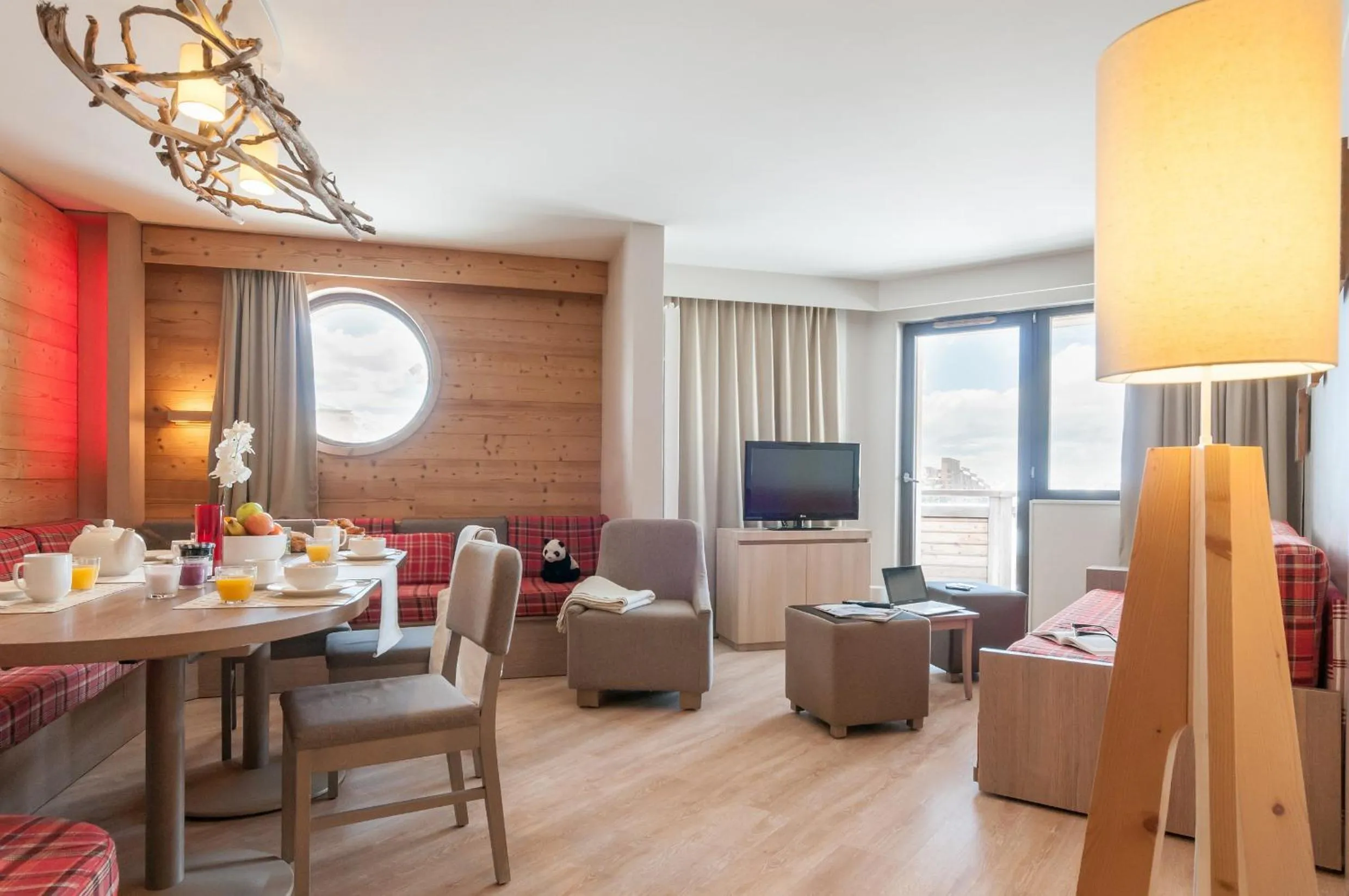 Communal lounge/ TV room in Résidence Pierre & Vacances Atria-Crozats