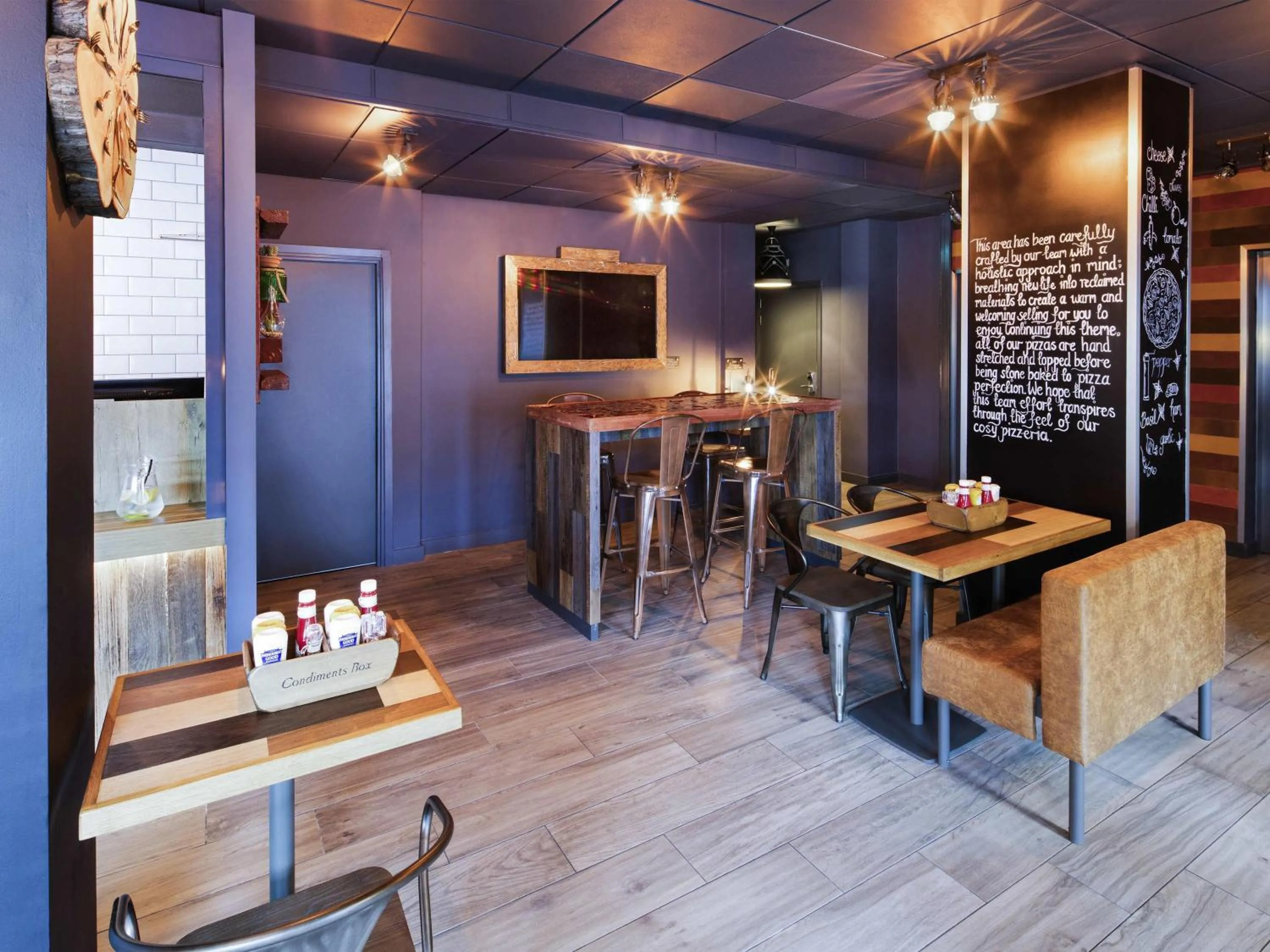 Restaurant/places to eat in ibis budget Birmingham Airport Terminal Building - NEC