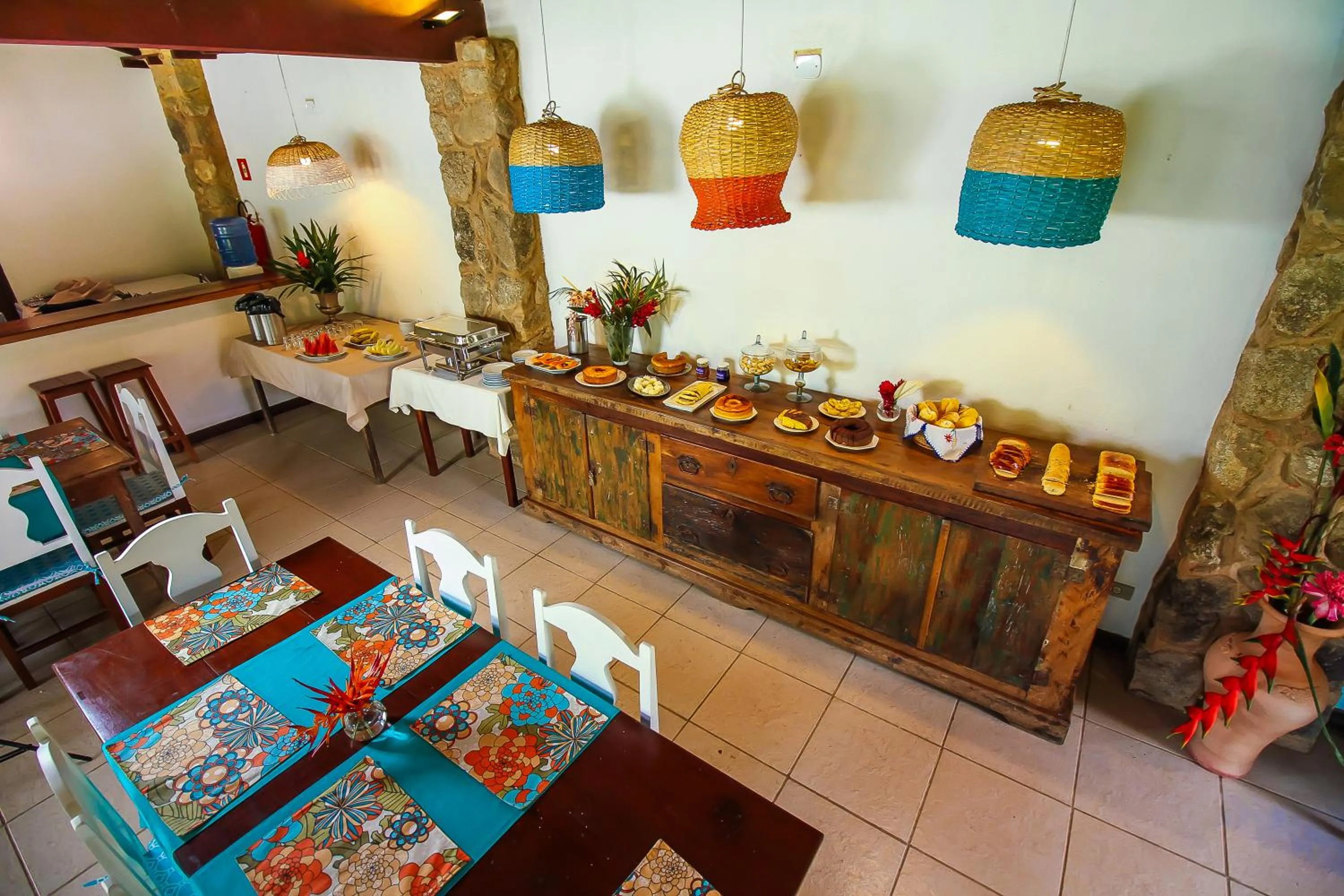 Buffet breakfast in Pousada Chácara Das Acácias