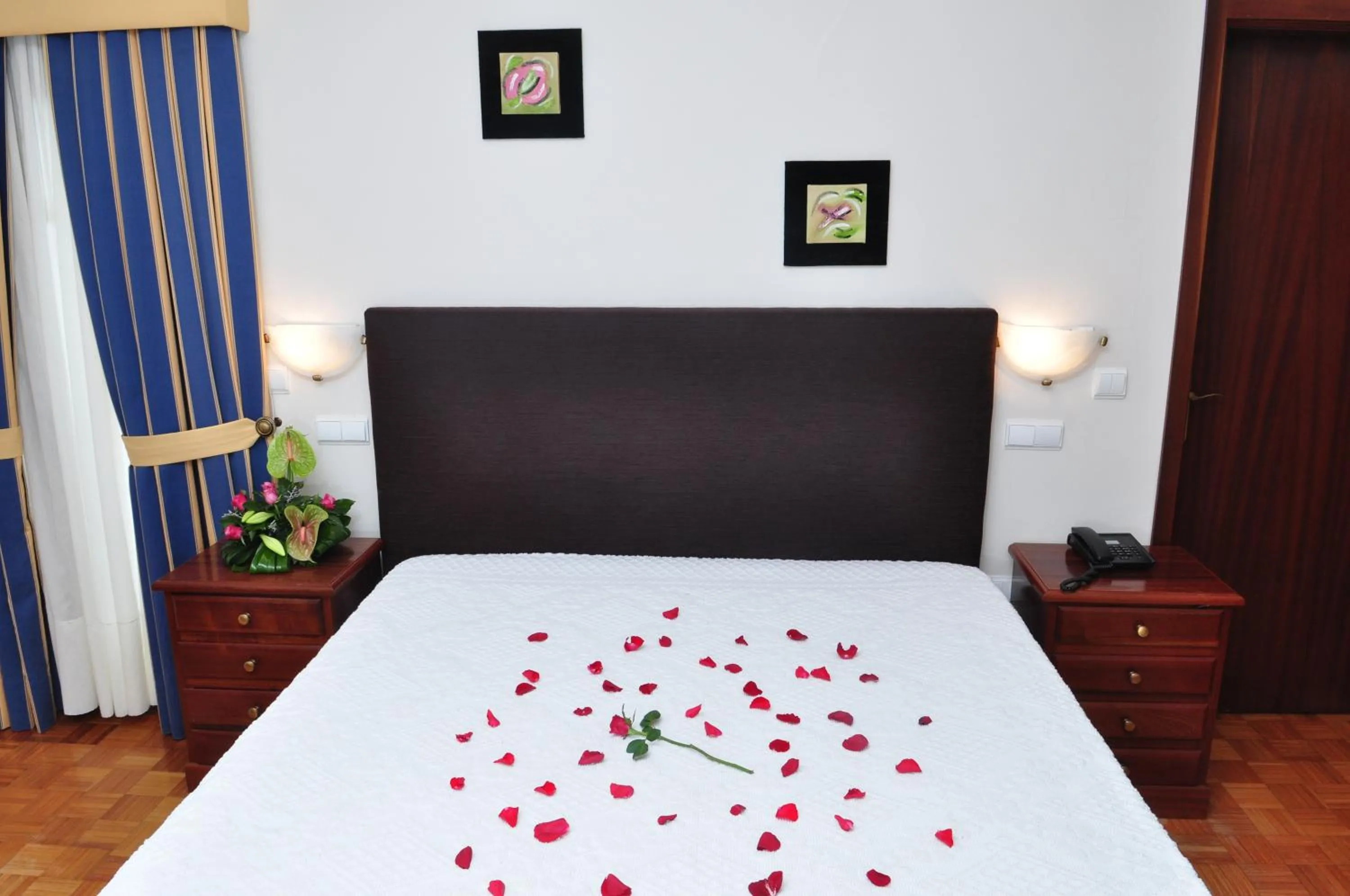 Bedroom, Bed in Moderna do Geres Hotel