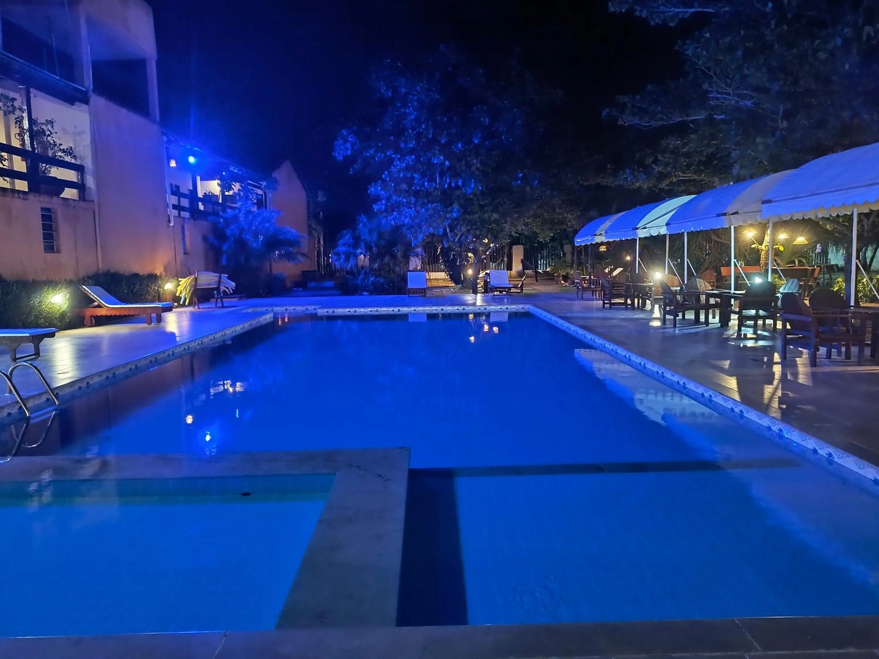 Swimming pool in Pousada Guaratiba