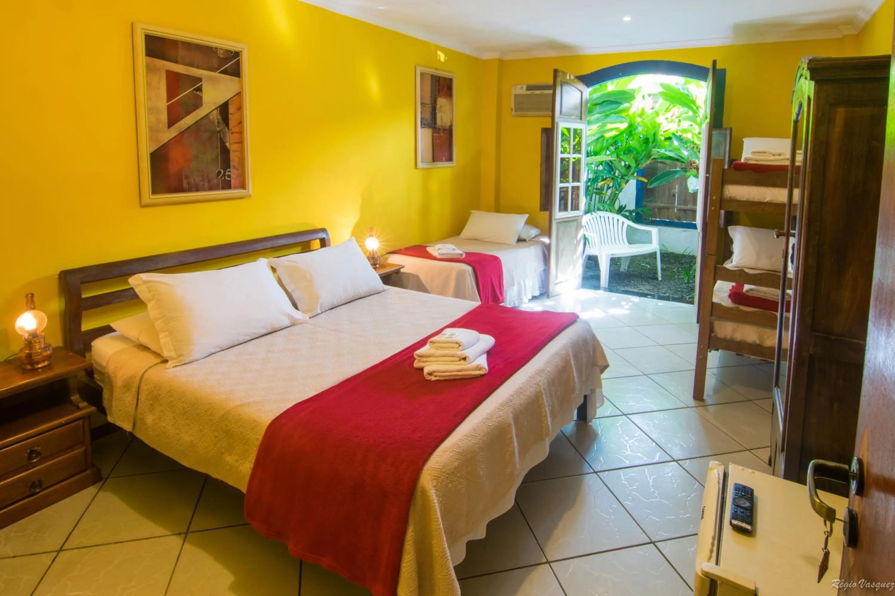 Family Room with Balcony in Pousada Talismã