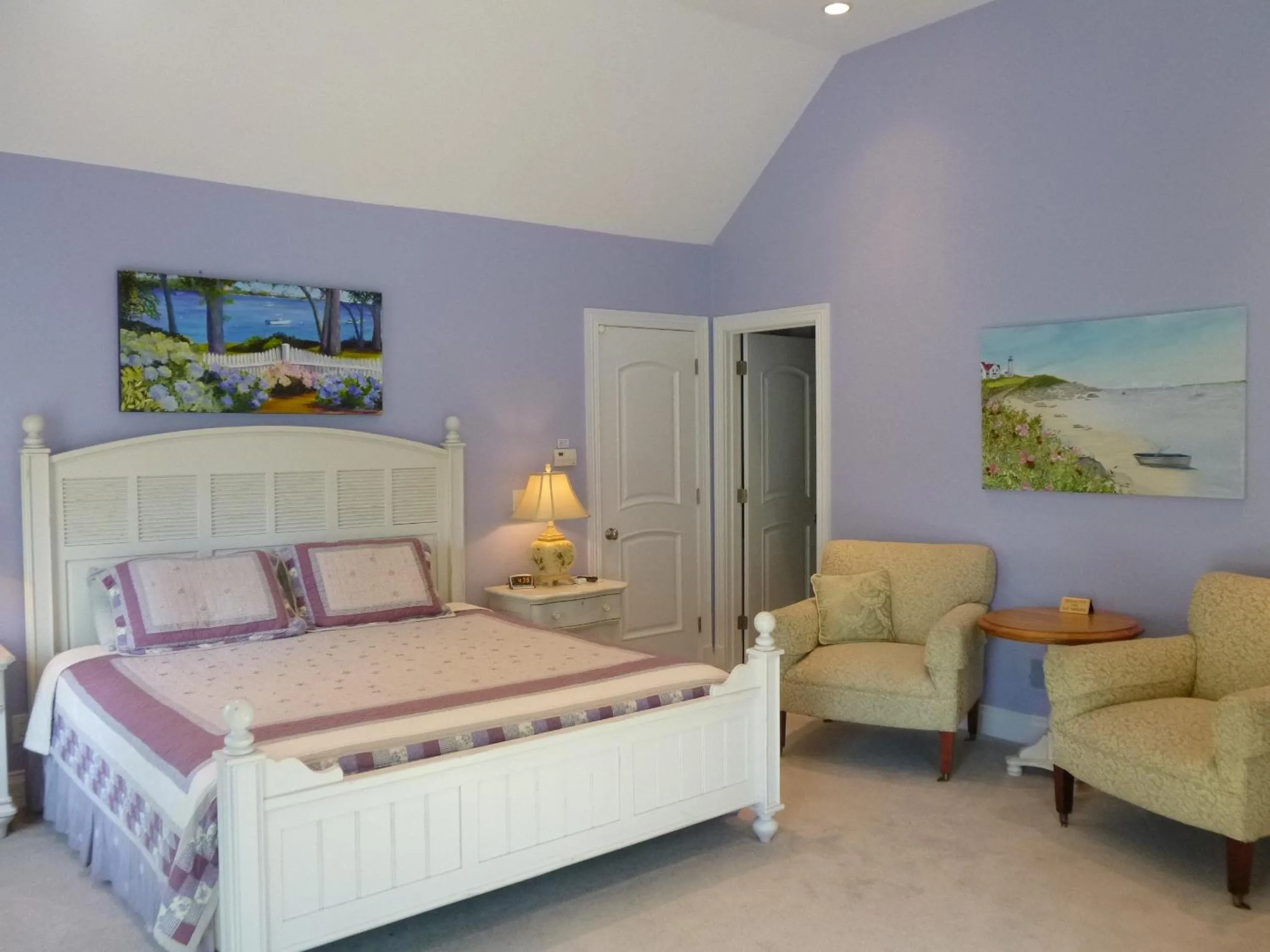 Bed in Falmouth Heights Motor Lodge