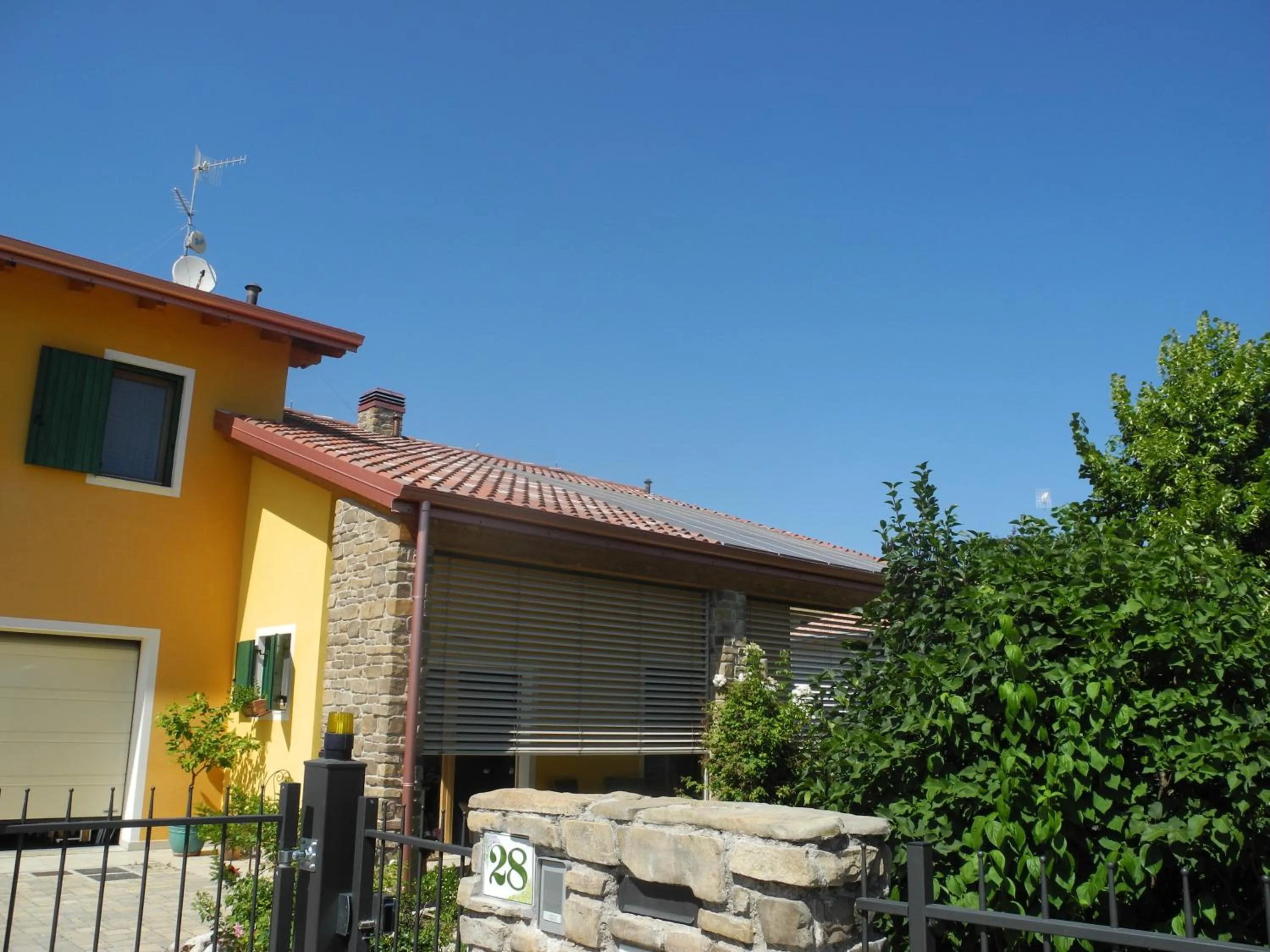 Property building in B&B Mimosa e Lillà