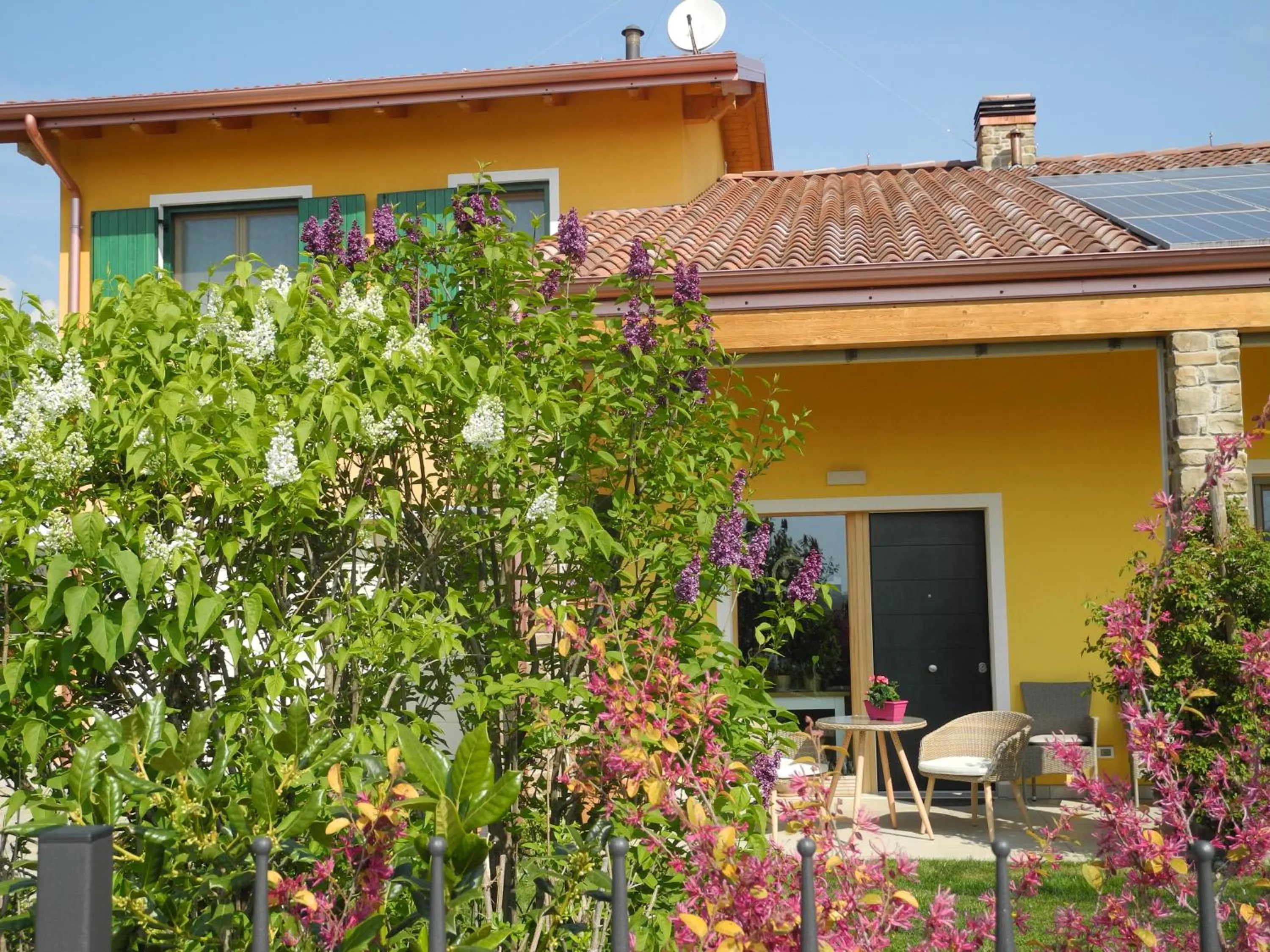 Property building in B&B Mimosa e Lillà