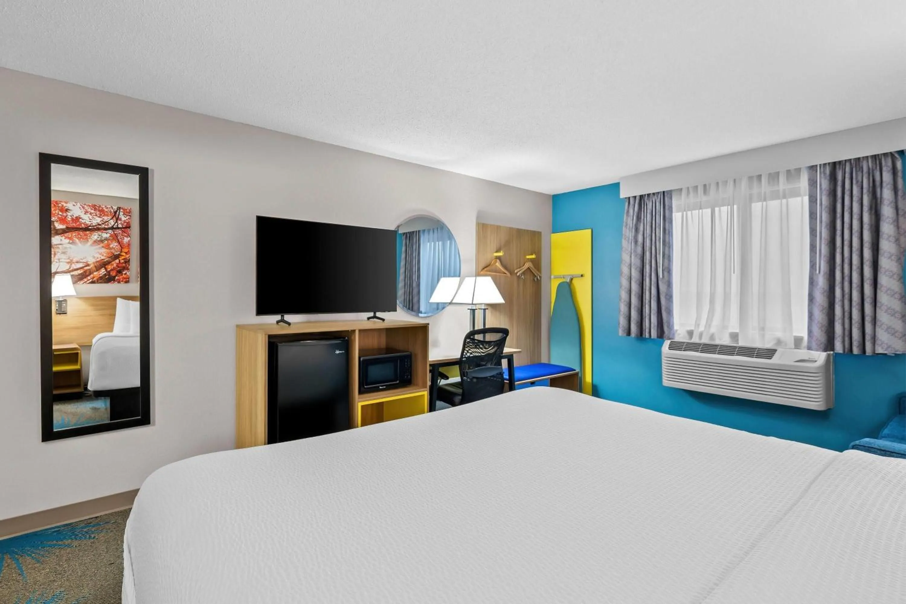 Bed in Days Inn by Wyndham Brunswick Bath Area