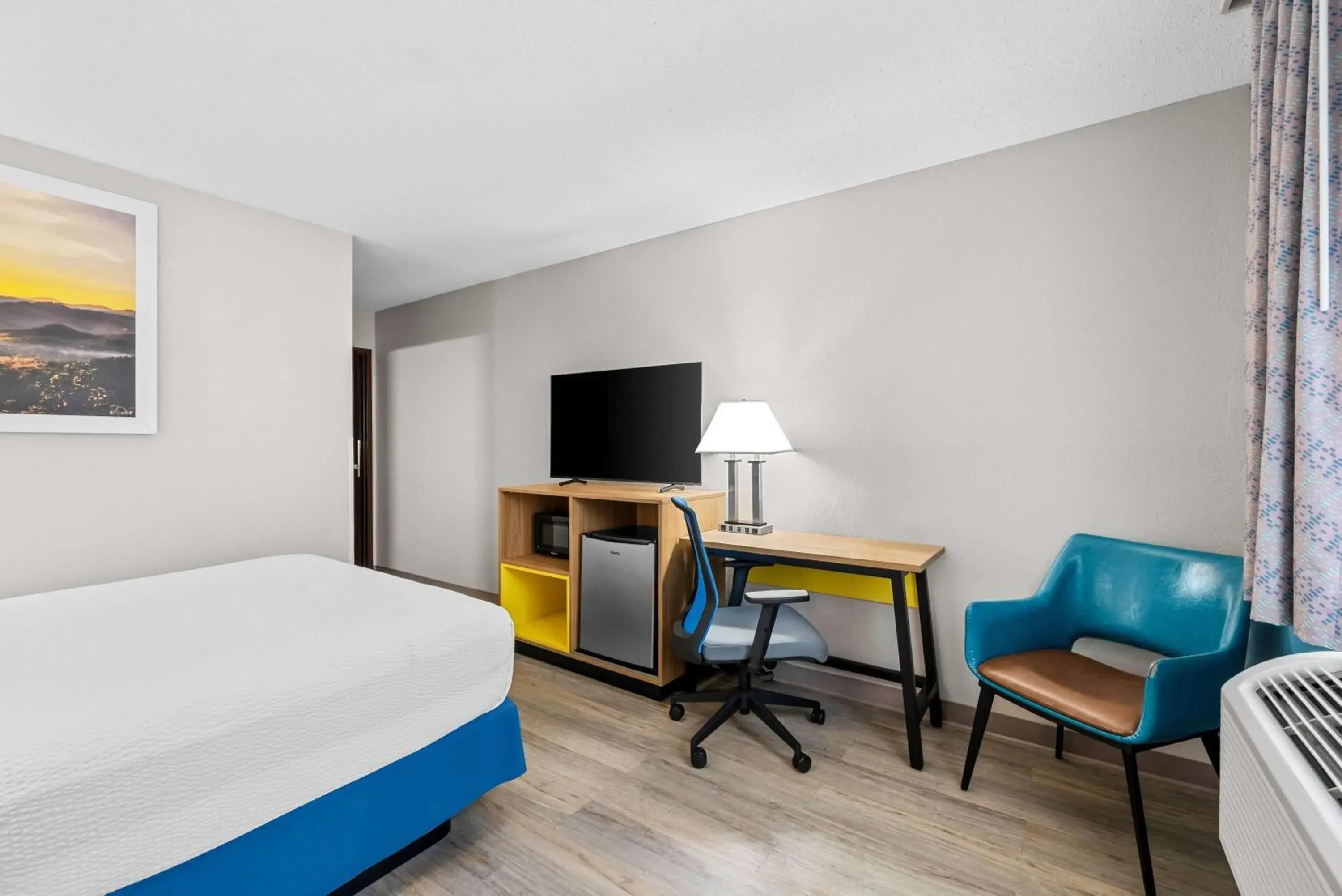 Bed in Days Inn by Wyndham Brunswick Bath Area Bed in Days Inn by Wyndham Brunswick Bath Area