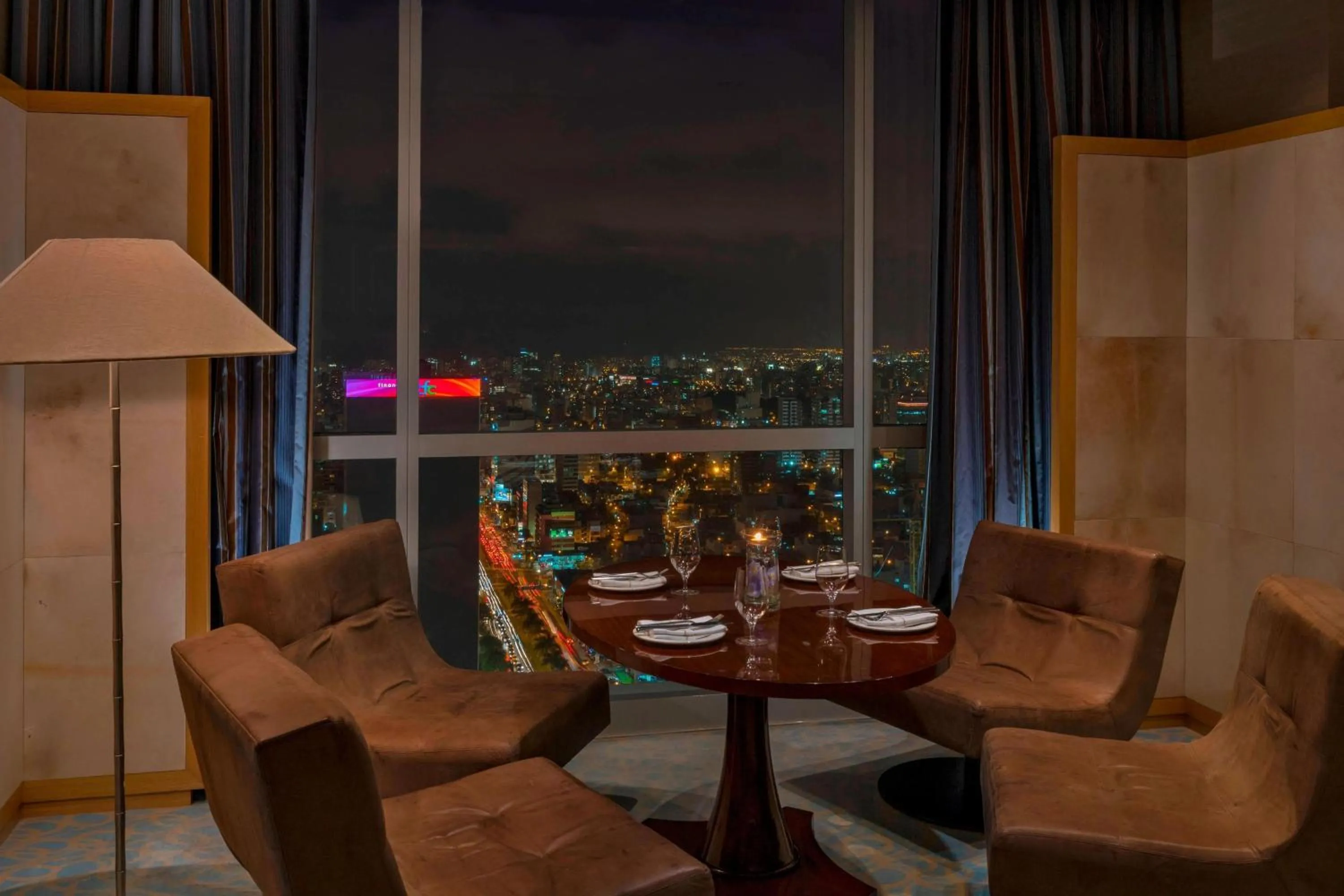 Lounge or bar in The Westin Lima Hotel & Convention Center
