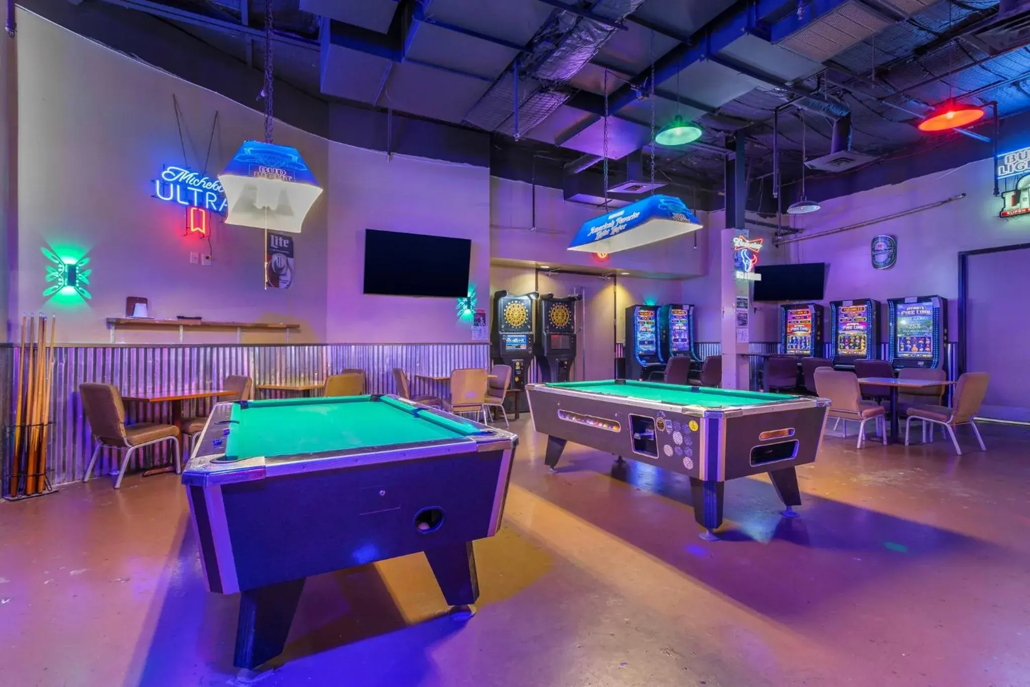 Lounge or bar in Red Roof Inn La Marque Lounge or bar in Red Roof Inn La Marque