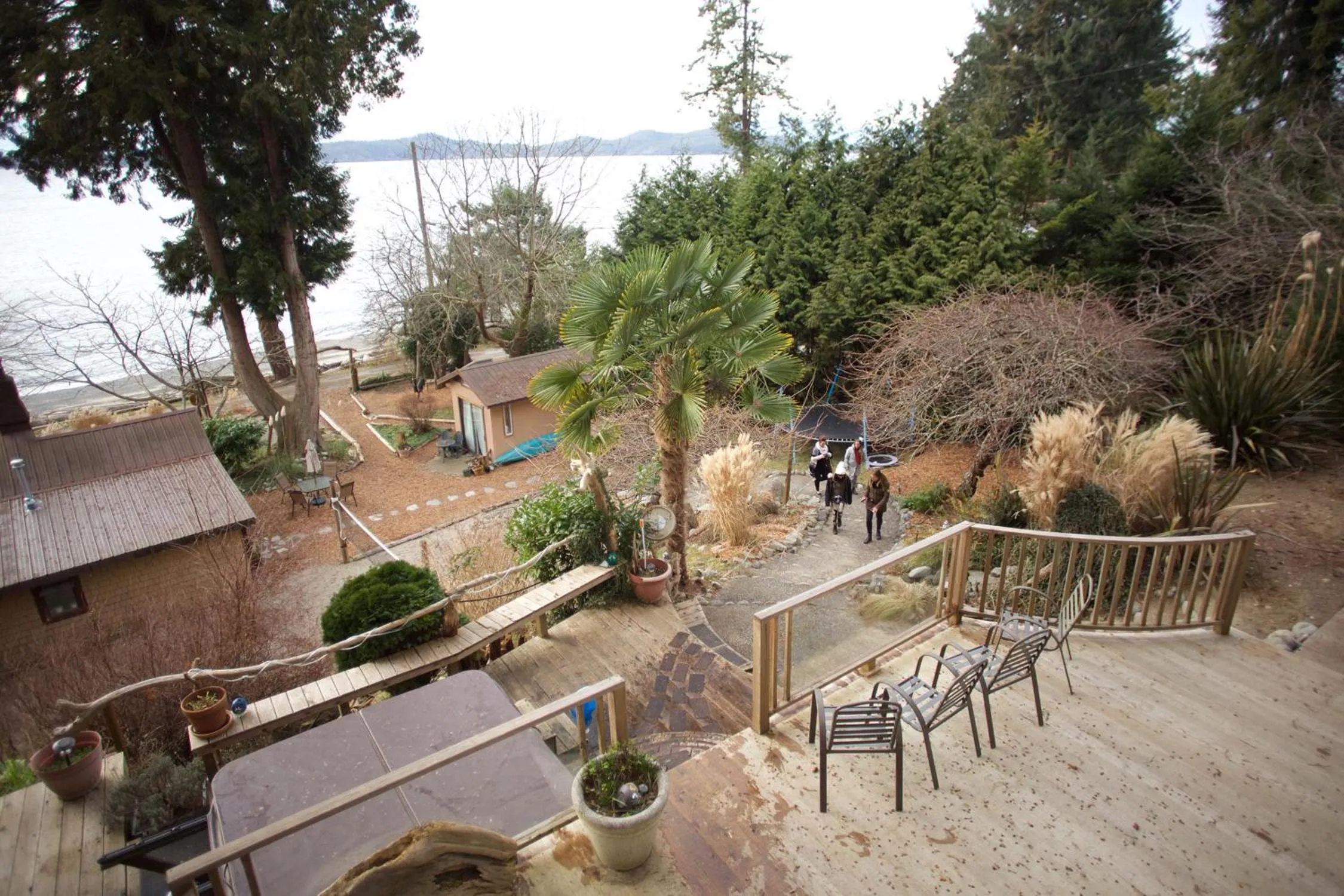 Halfmoon Haven Beach Cottage or Oceanview Suite