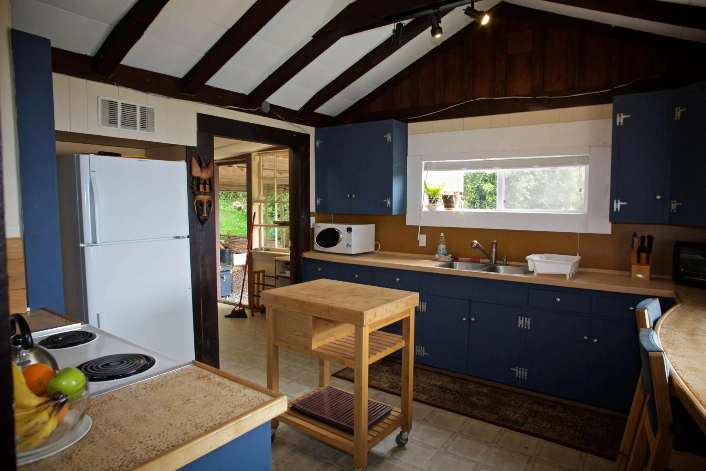 Halfmoon Haven Beach Cottage or Oceanview Suite