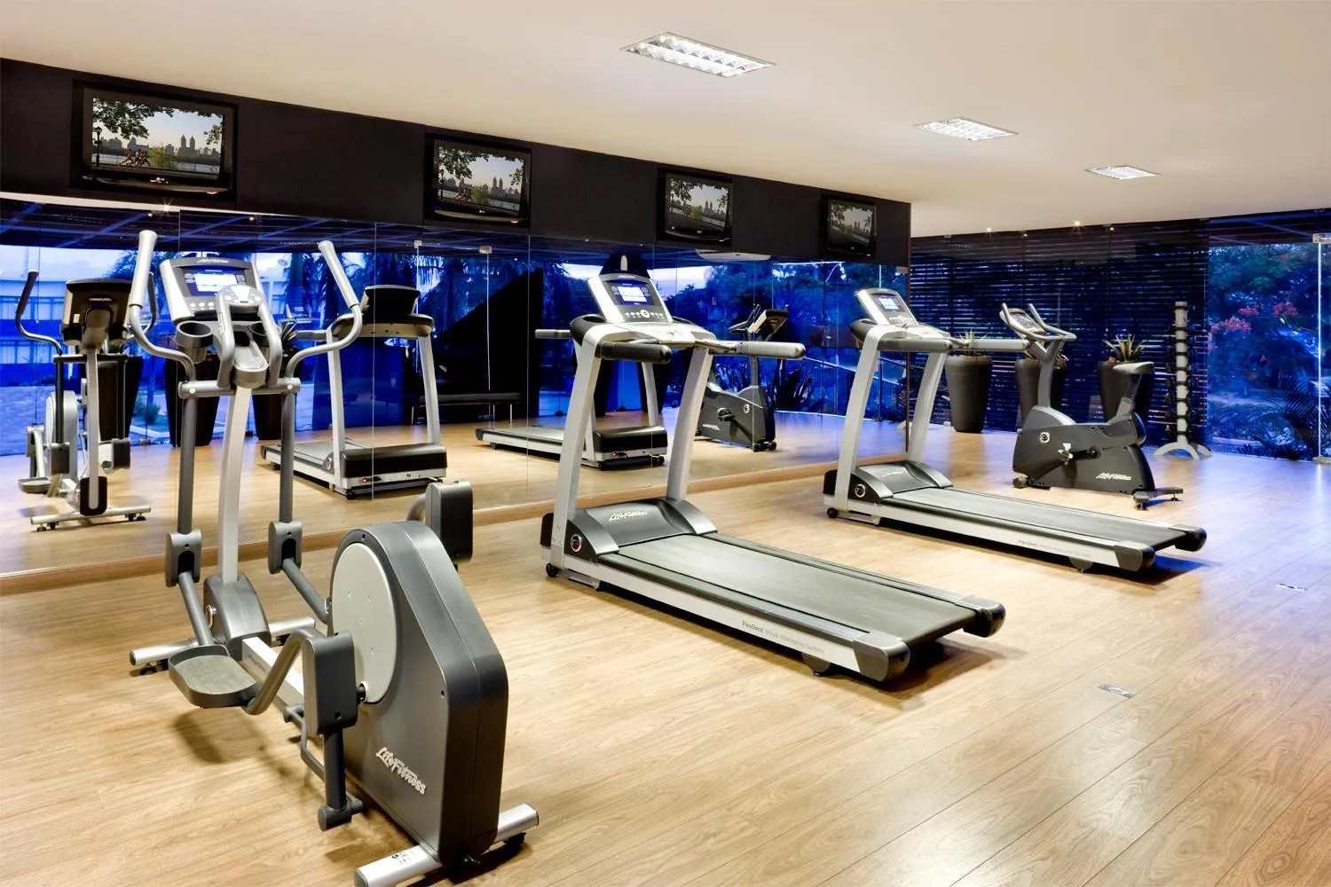 Fitness centre/facilities in Sia Park Executive Hotel