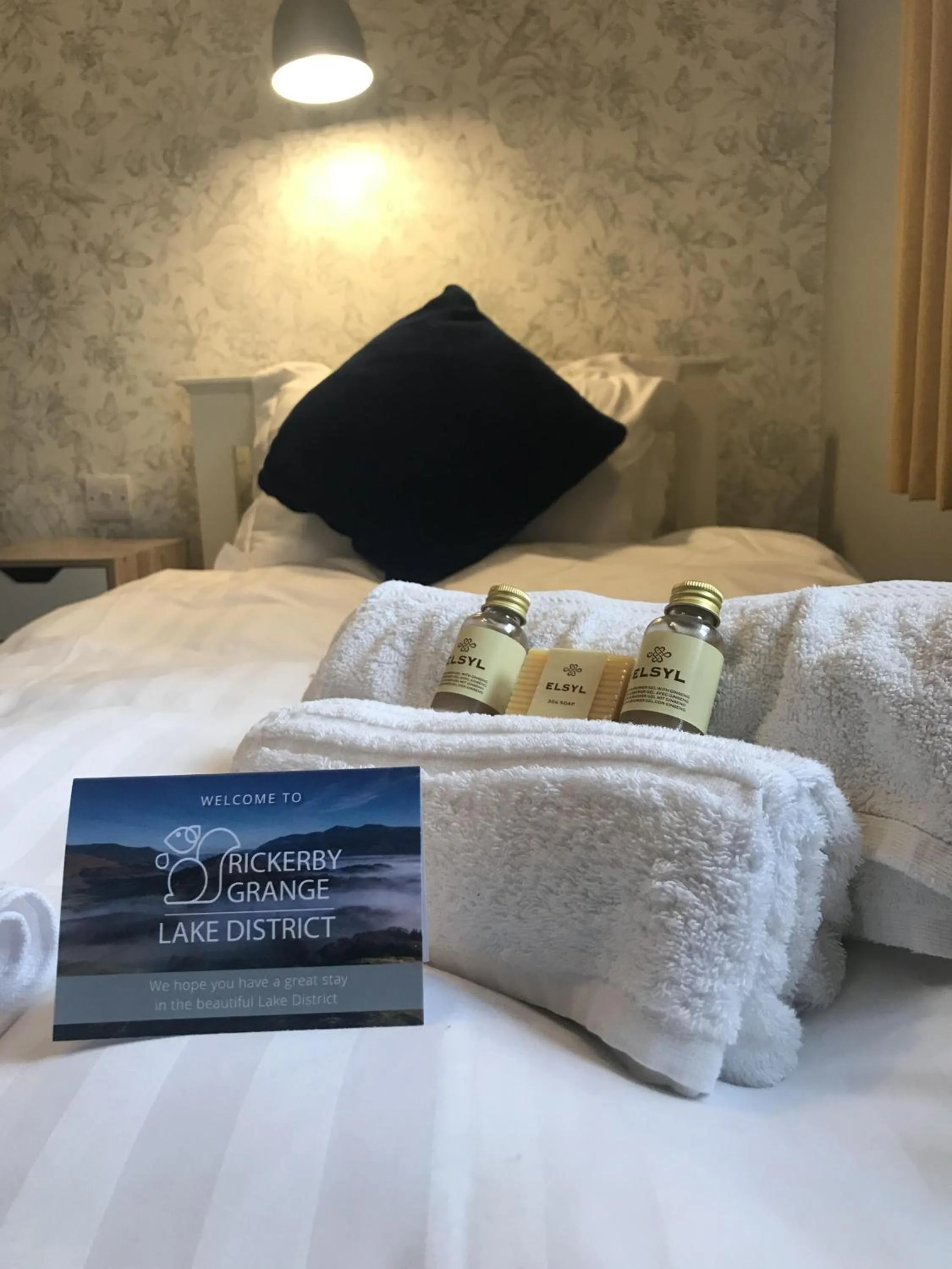 Bedroom, Bed in Rickerby Grange