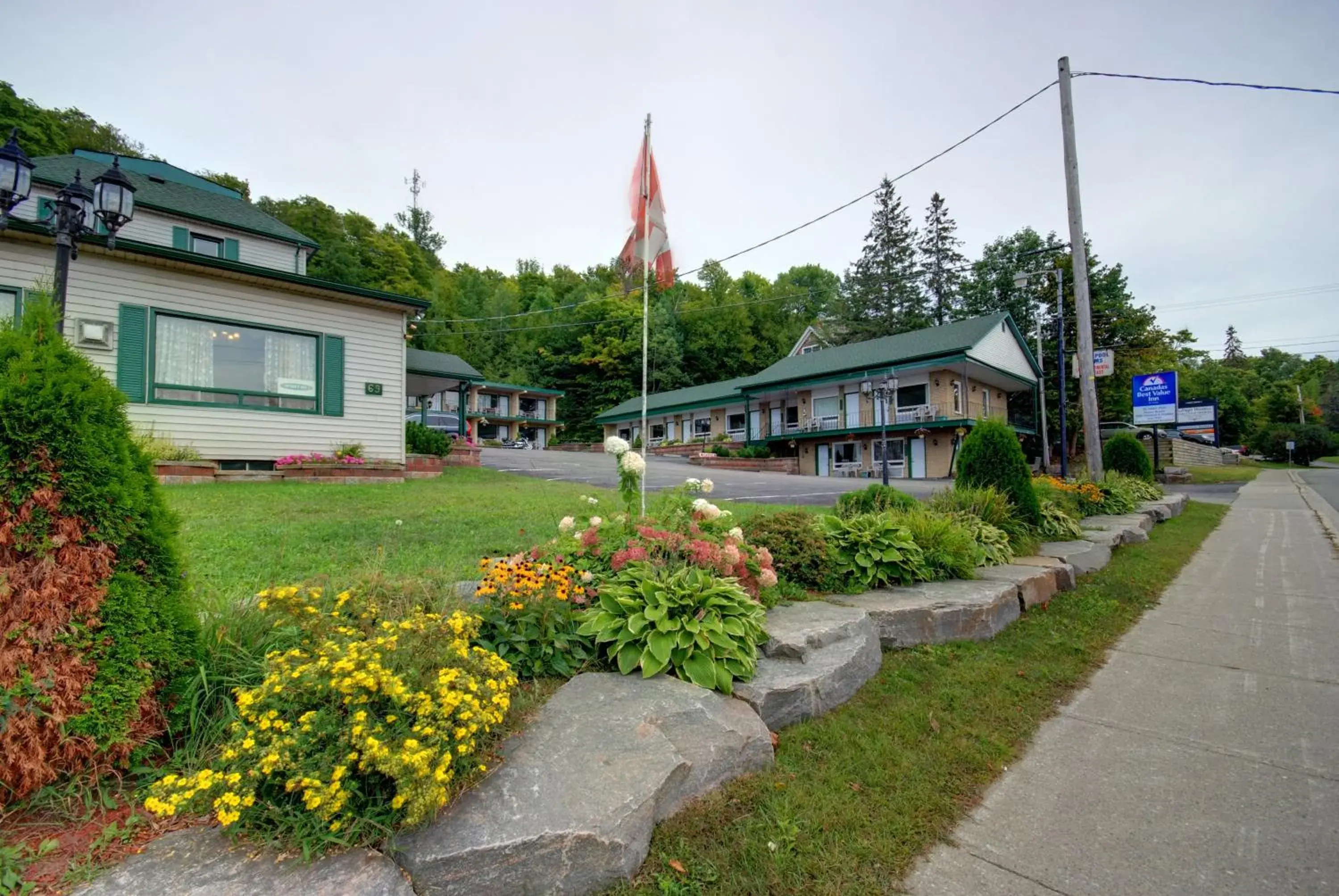 Facade/entrance in Knights Inn Huntsville Facade/entrance in Knights Inn Huntsville