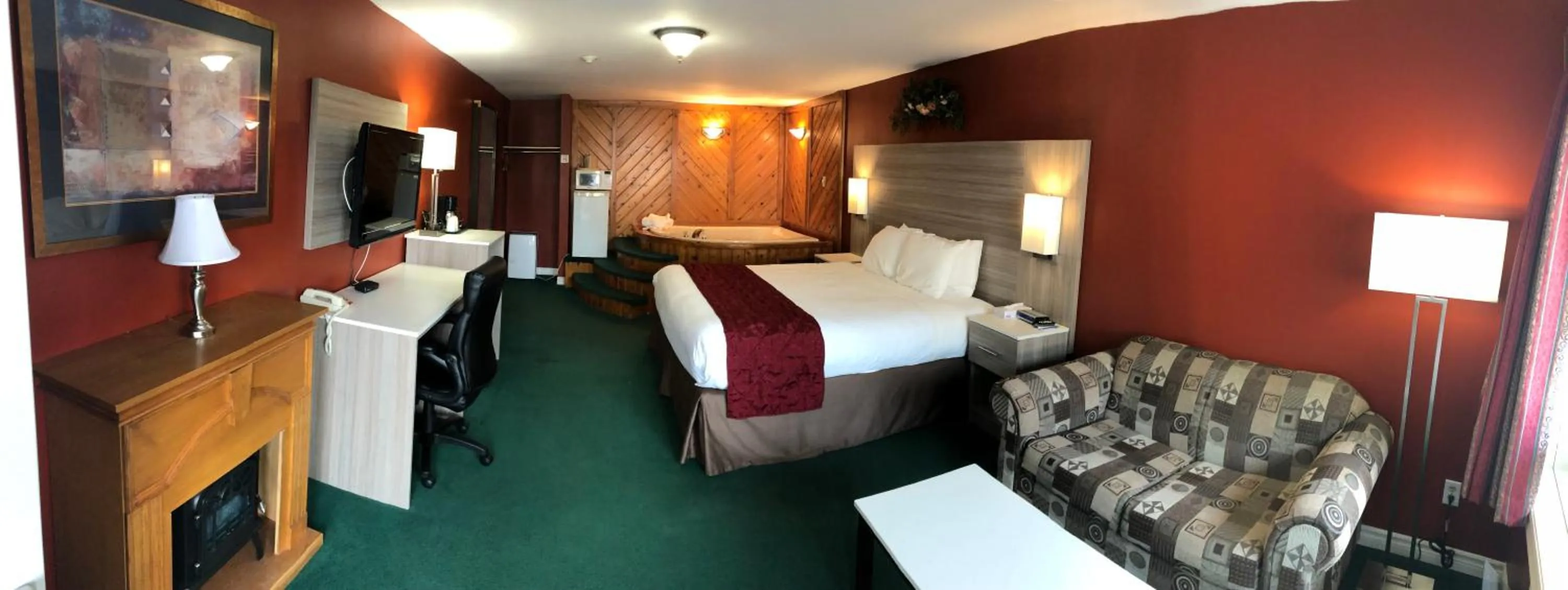 Photo of the whole room, Bed in Knights Inn Huntsville