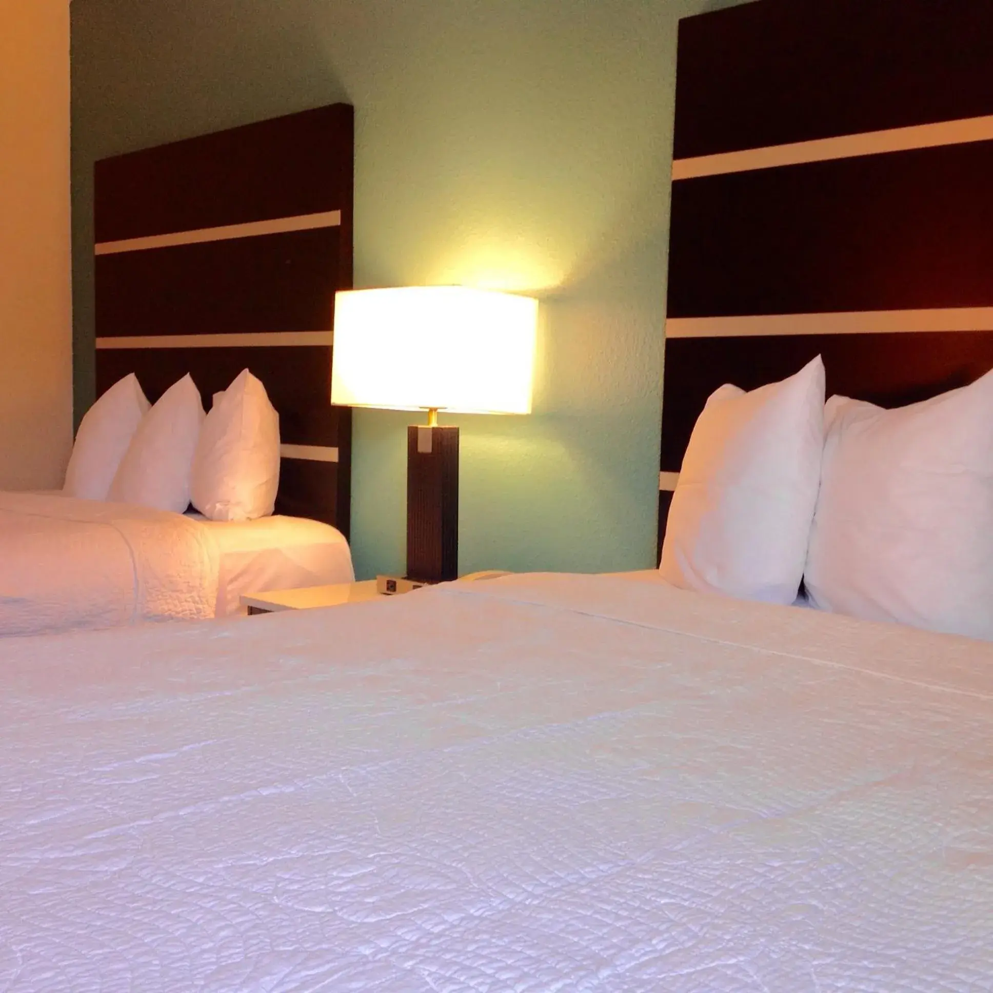 Bed in Americas Best Value Inn New London Mystic Bed in Americas Best Value Inn New London Mystic