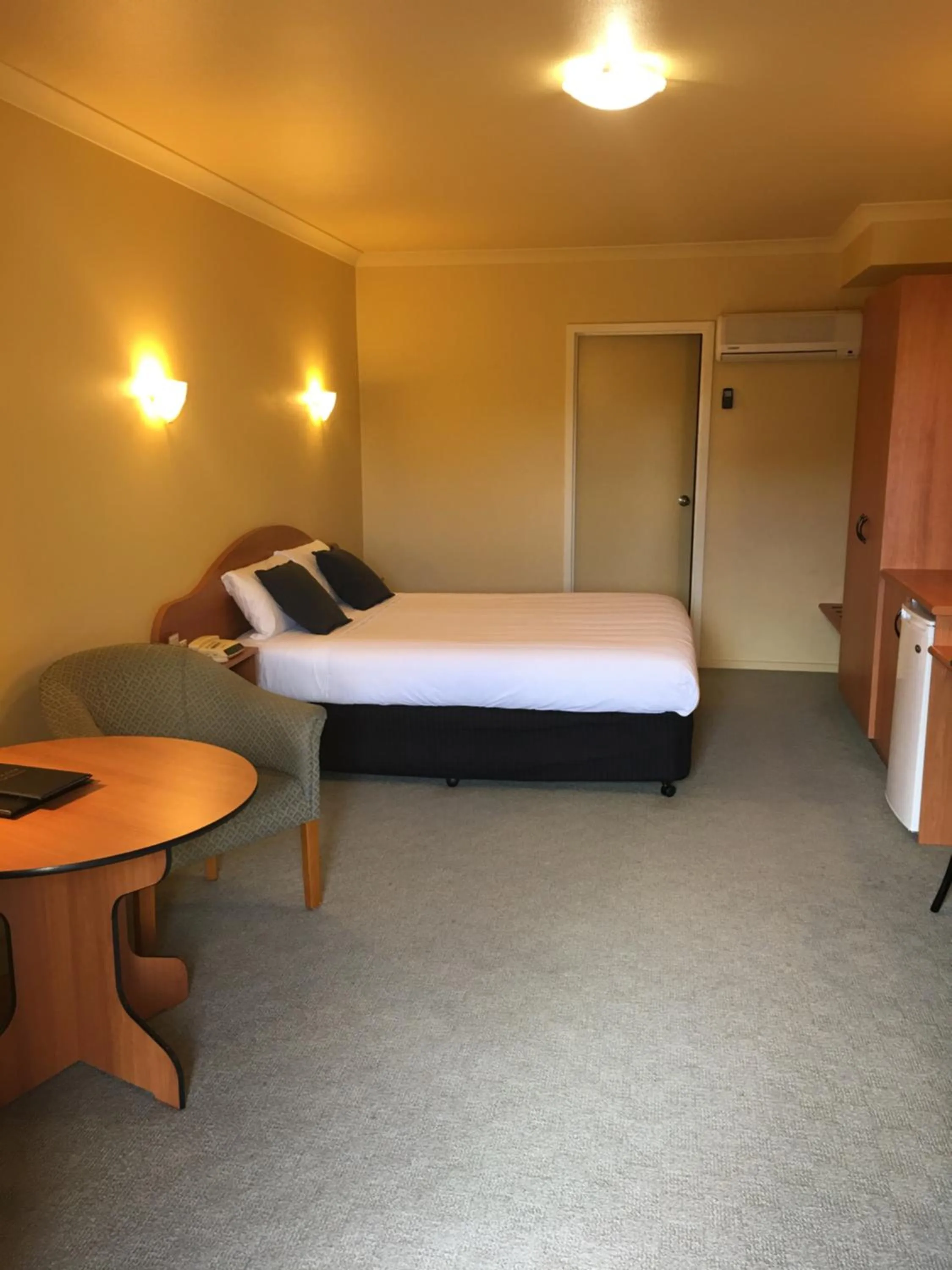 Photo of the whole room in Hopkins House Motel and Apartments