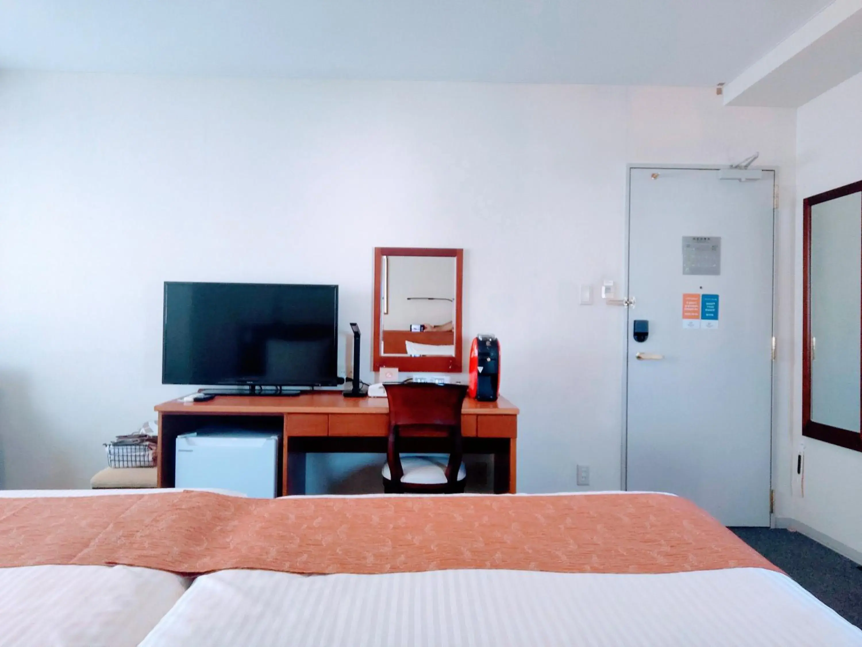 Corner Twin Room - Non-Smoking in Hotel Palm Royal Resort Kokusai Street Corner Twin Room - Non-Smoking in Hotel Palm Royal Resort Kokusai Street