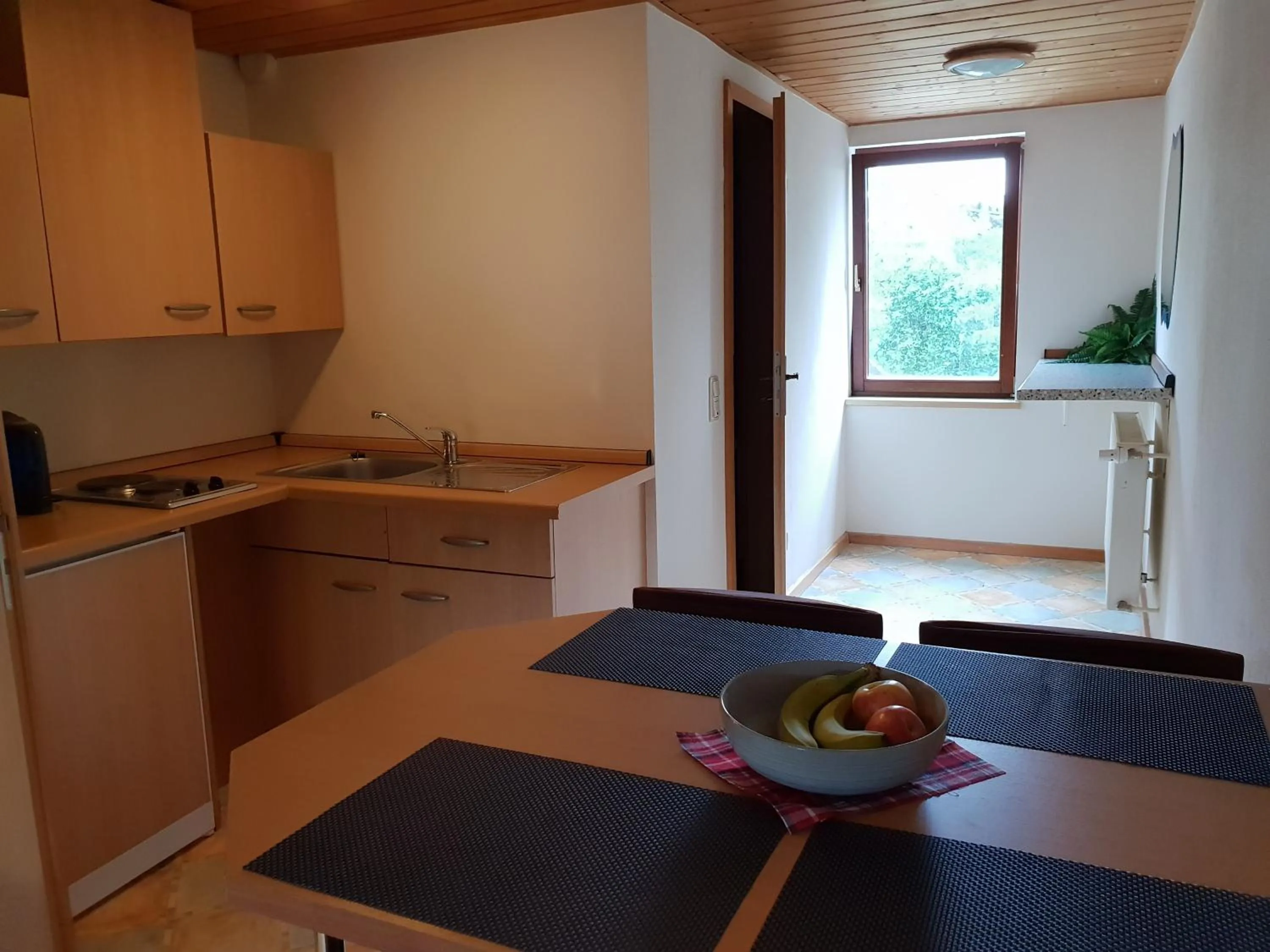 Photo of the whole room in Locvillare