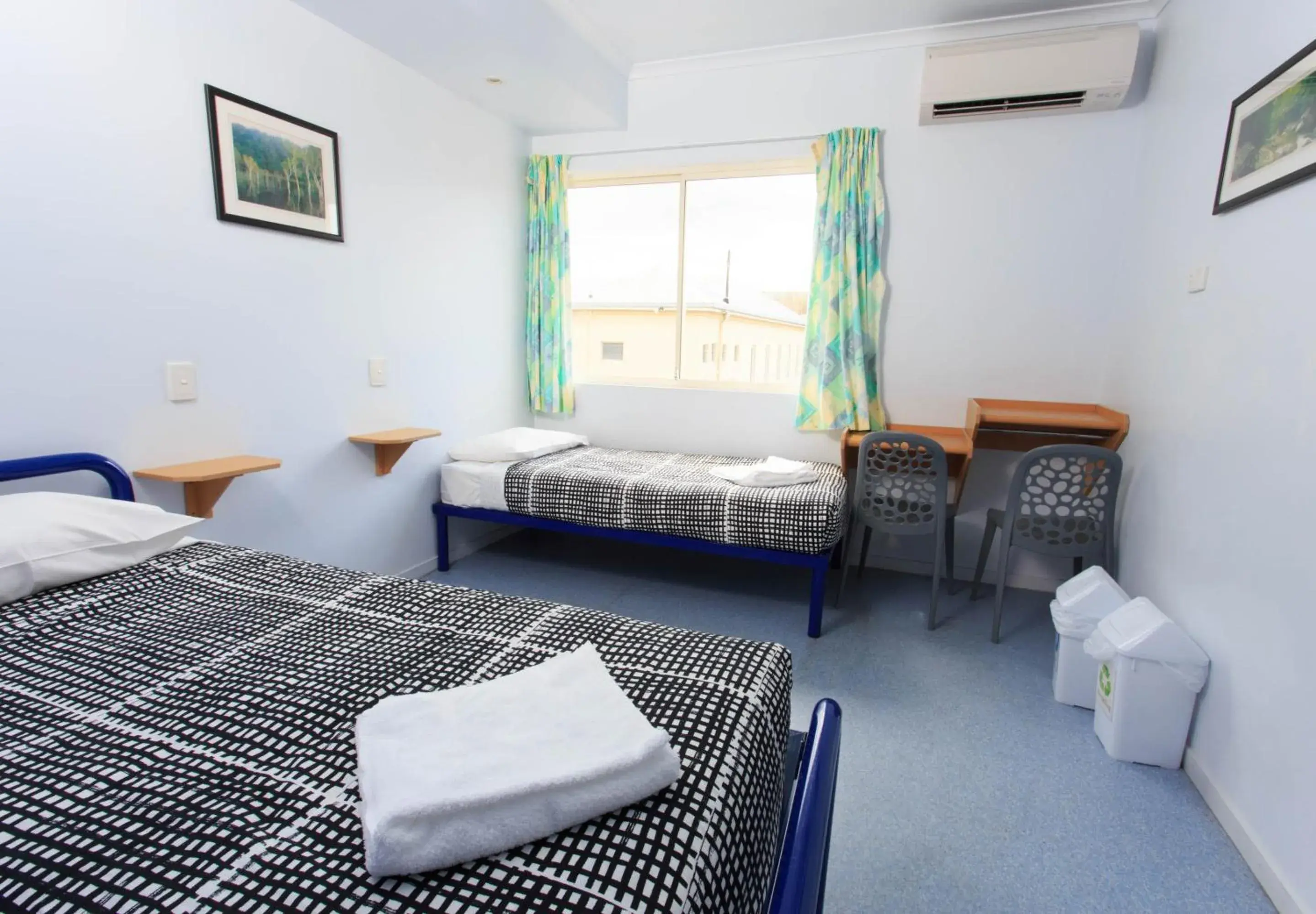 Twin Room with Private Bathroom in YHA Cairns Central Twin Room with Private Bathroom in YHA Cairns Central
