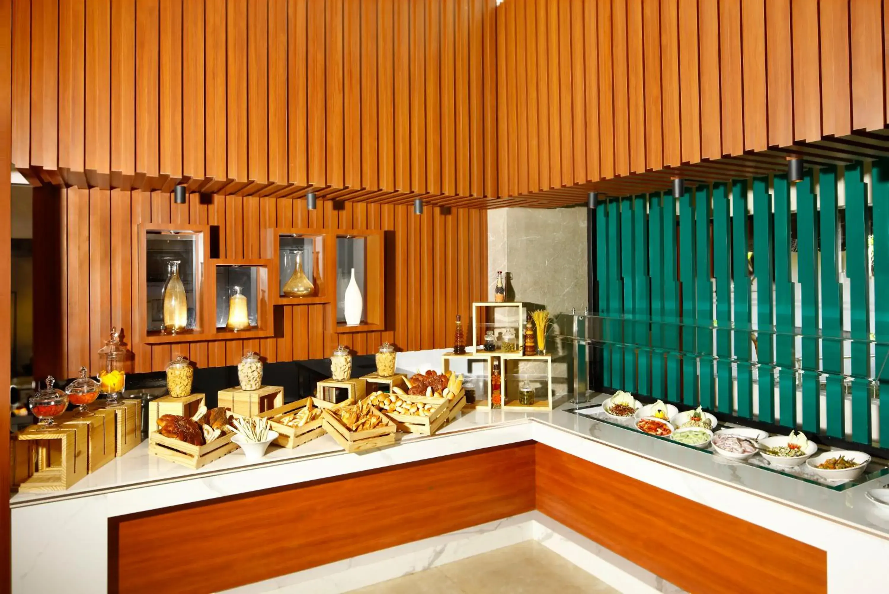 Restaurant/places to eat in Ramada Resort by Wyndham Kochi Restaurant/places to eat in Ramada Resort by Wyndham Kochi