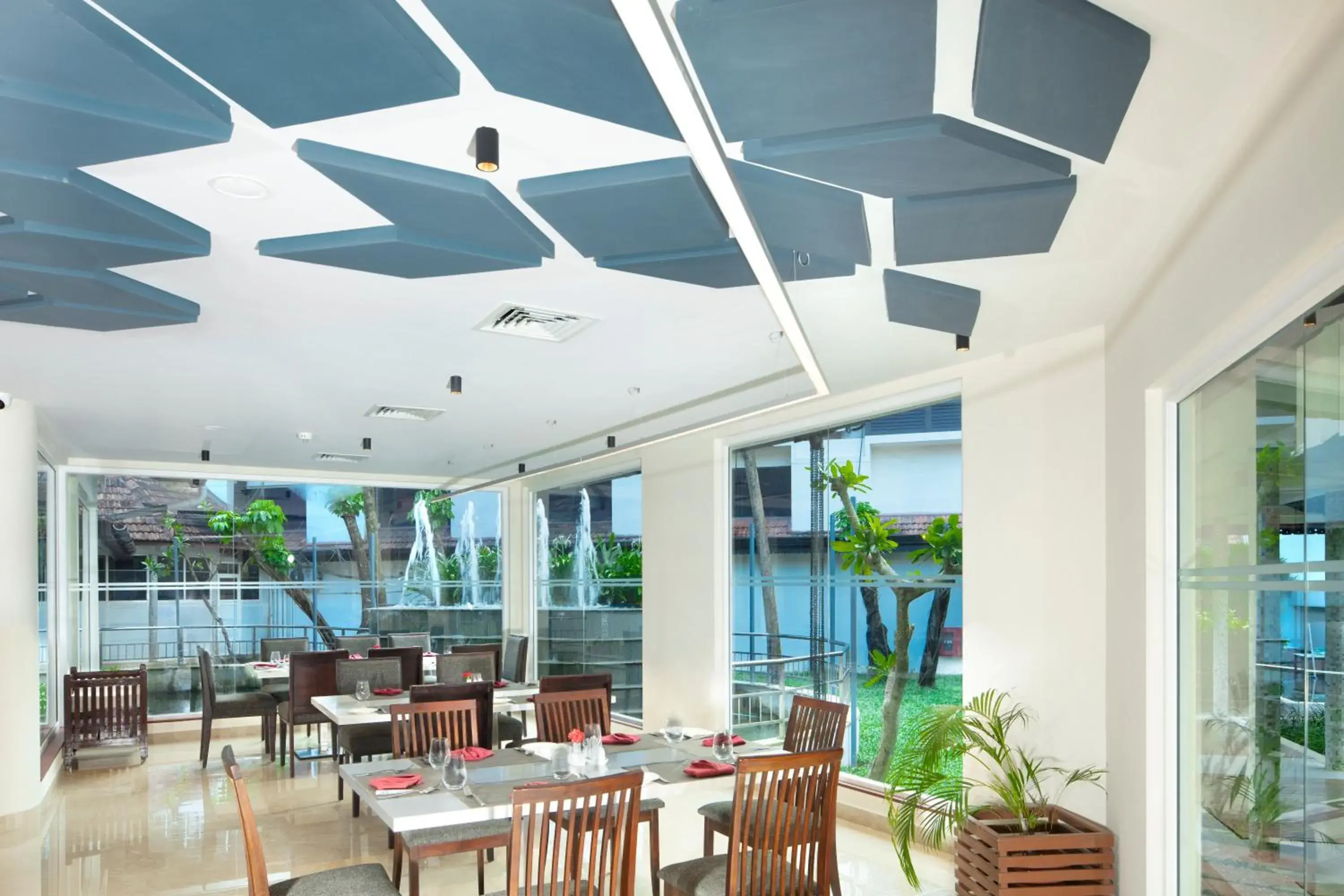 Restaurant/places to eat in Ramada Resort by Wyndham Kochi Restaurant/places to eat in Ramada Resort by Wyndham Kochi